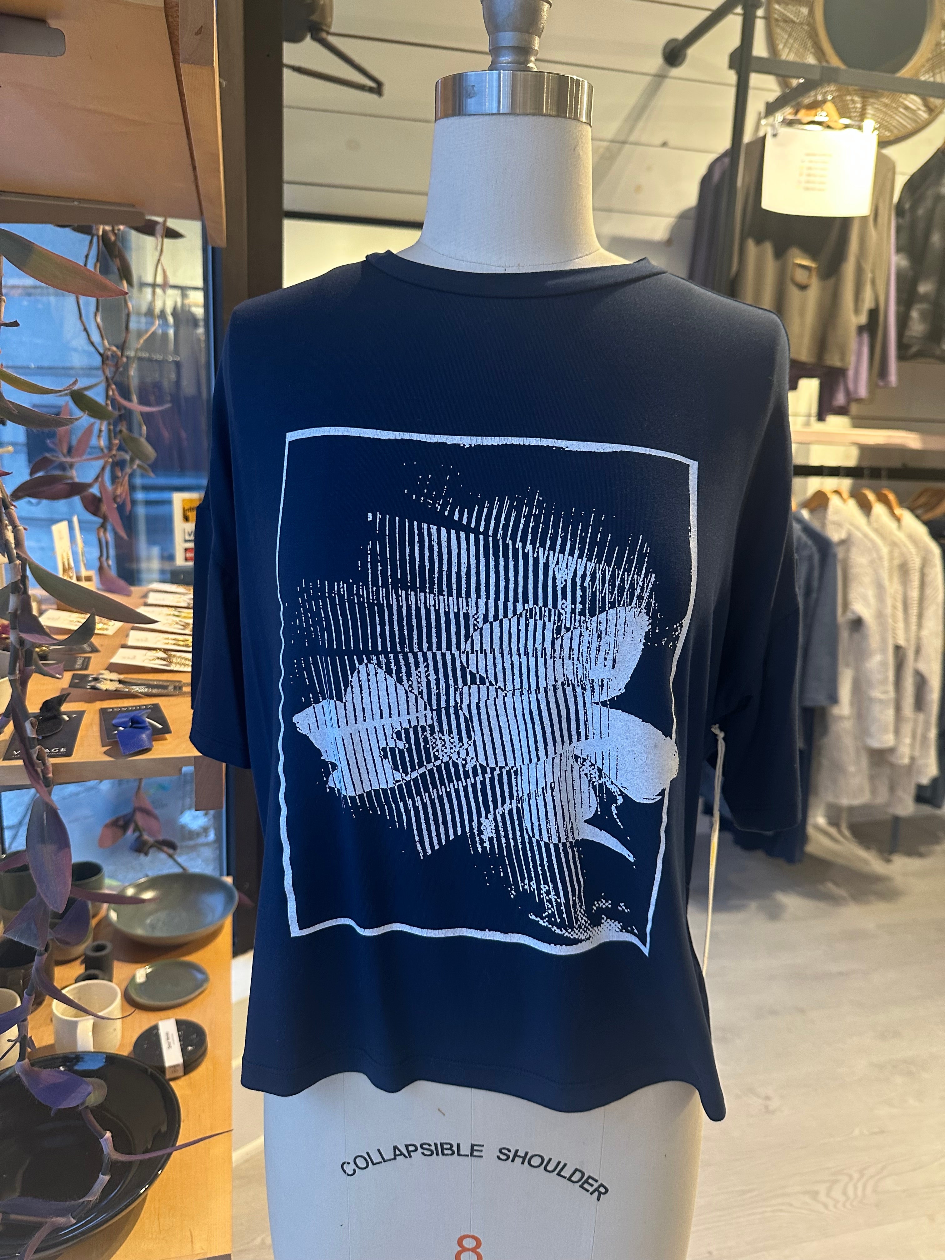 THE LOOK Top - Navy (Imperfect)