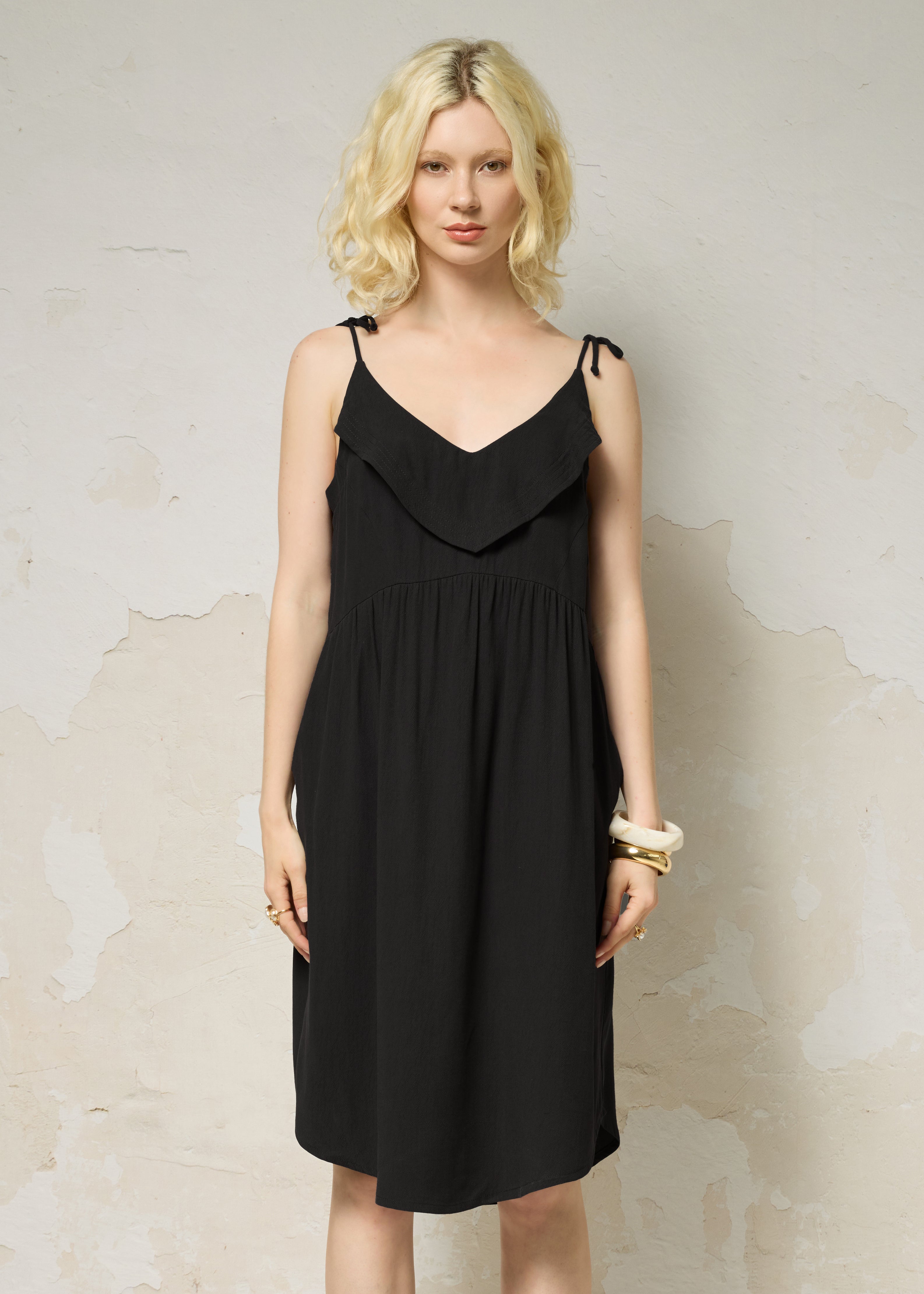 SURYA Dress - Black River