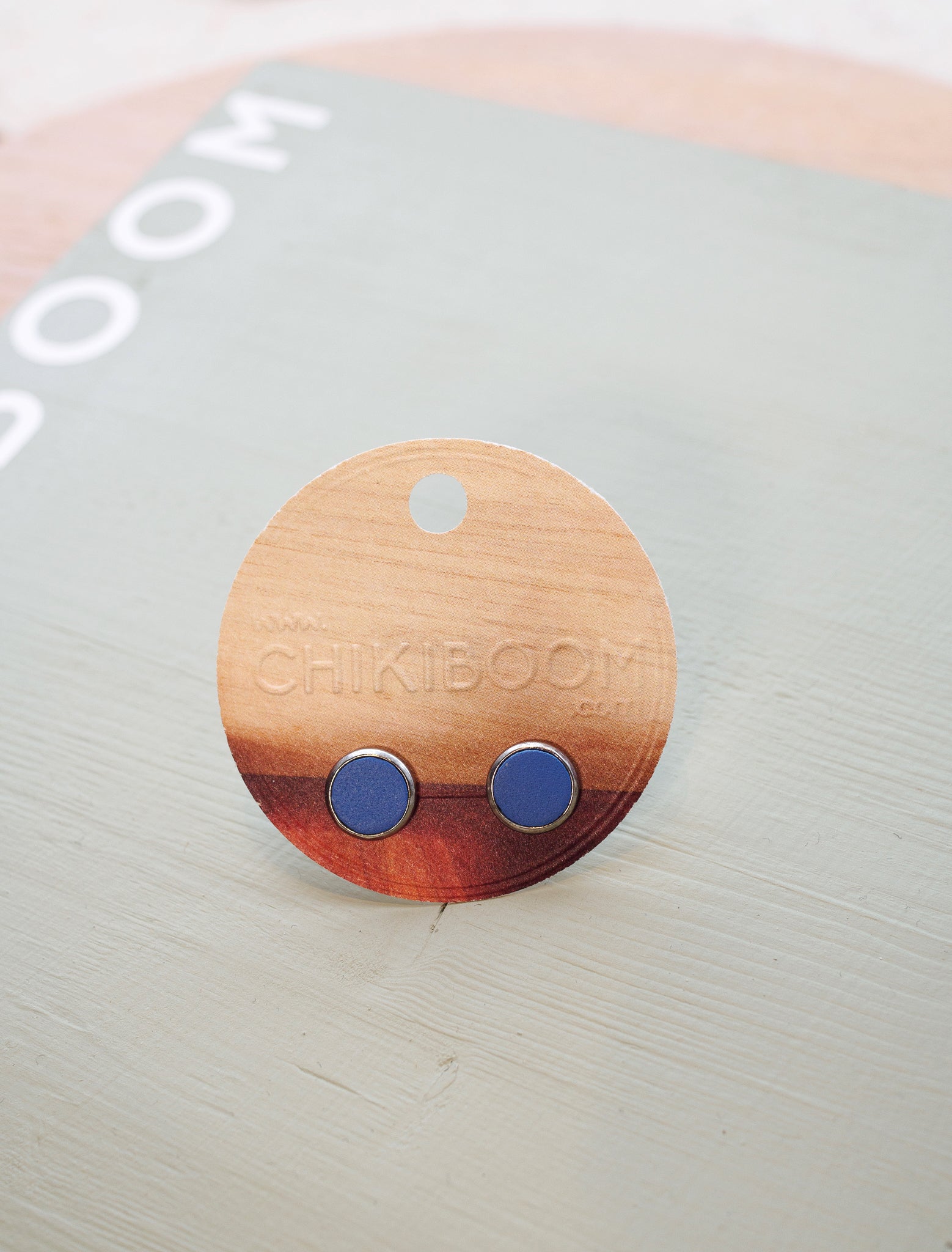 chikiboom-bijou-bouclesdoreilles-cuirrecycle-bleu-inox