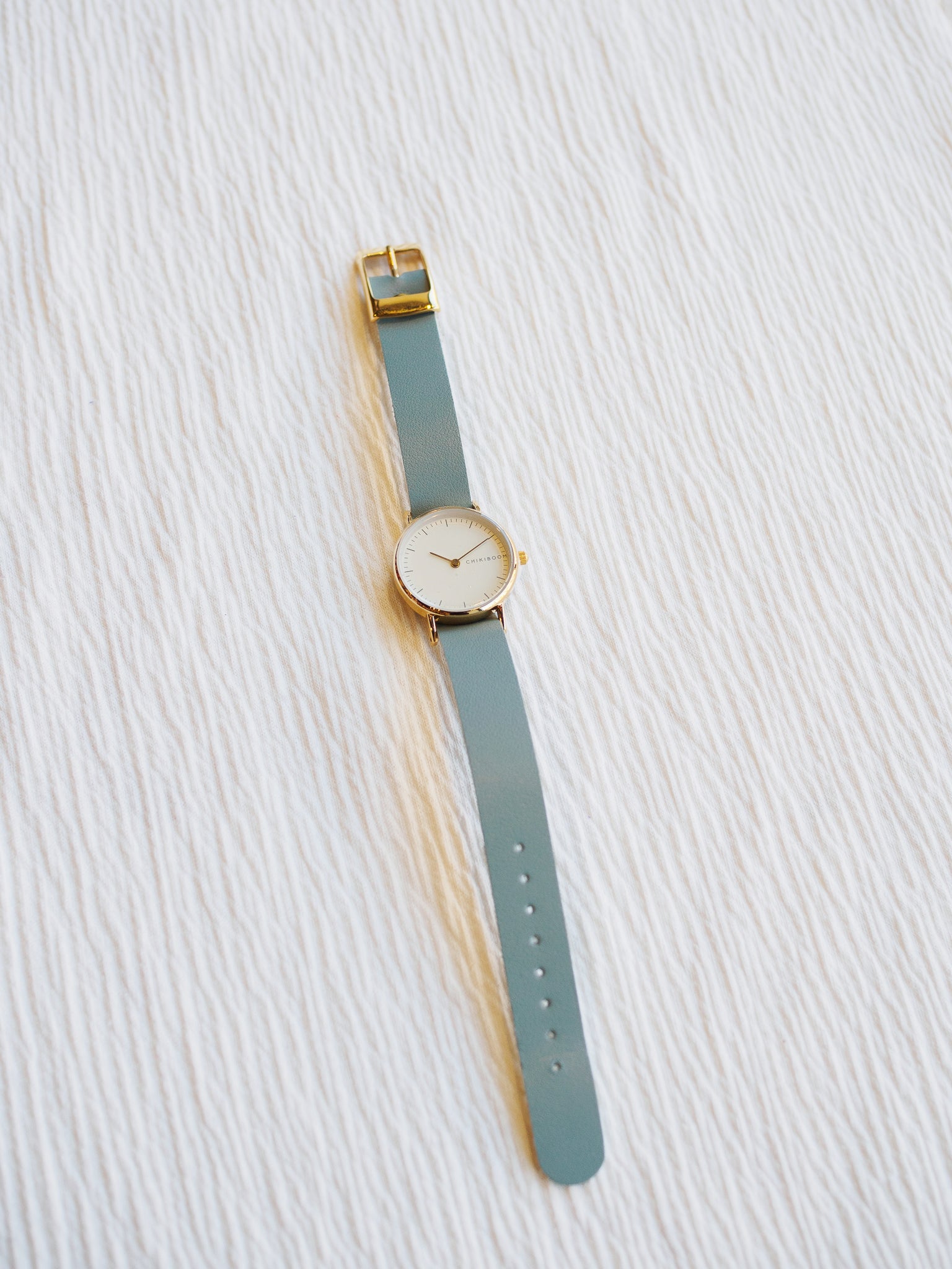 chikiboom-montre-simple-bleu-gris-or