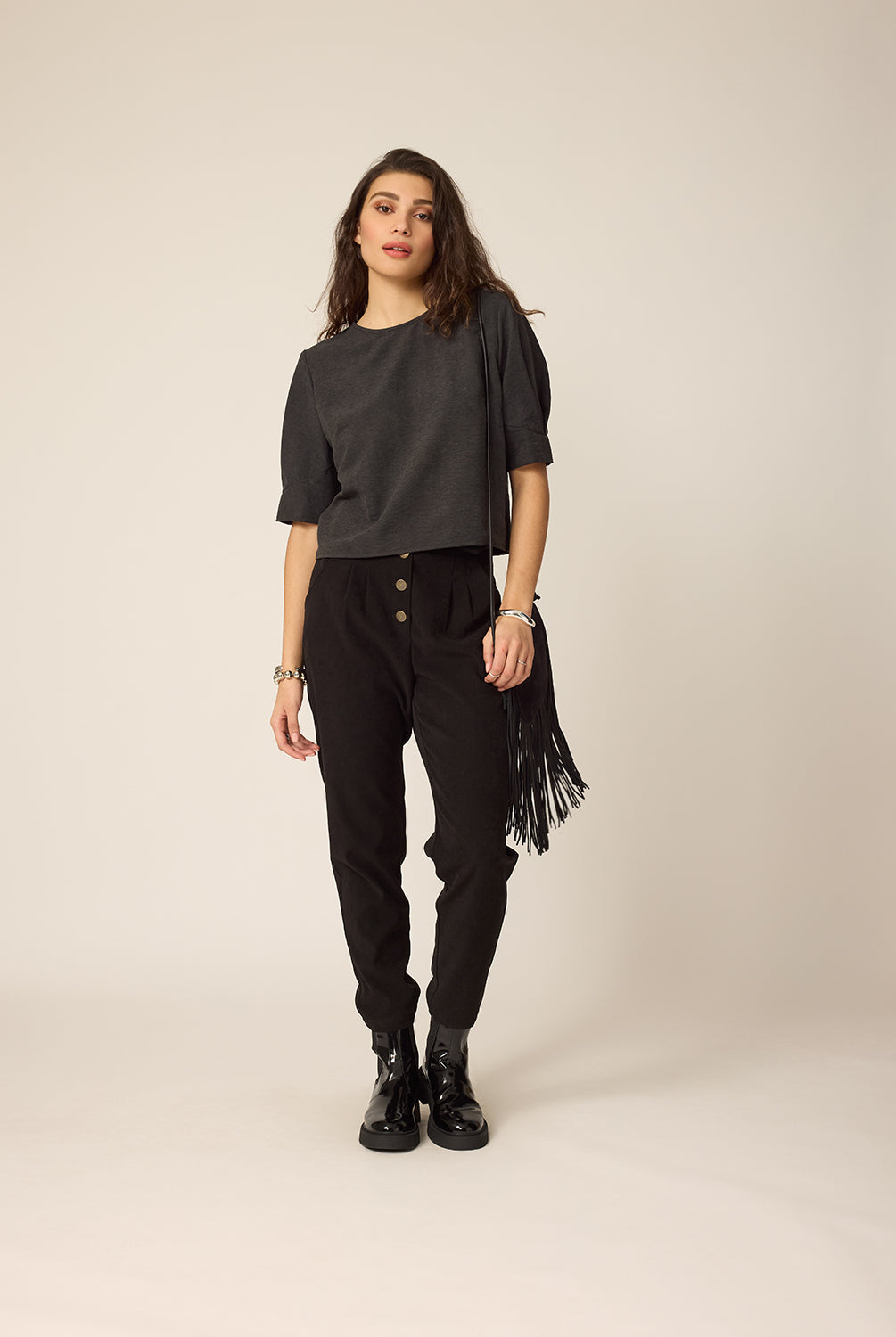 chlo-par-cokluch-haut-blouse-ronnie-noir-pantalon-joey-noir-ah2627