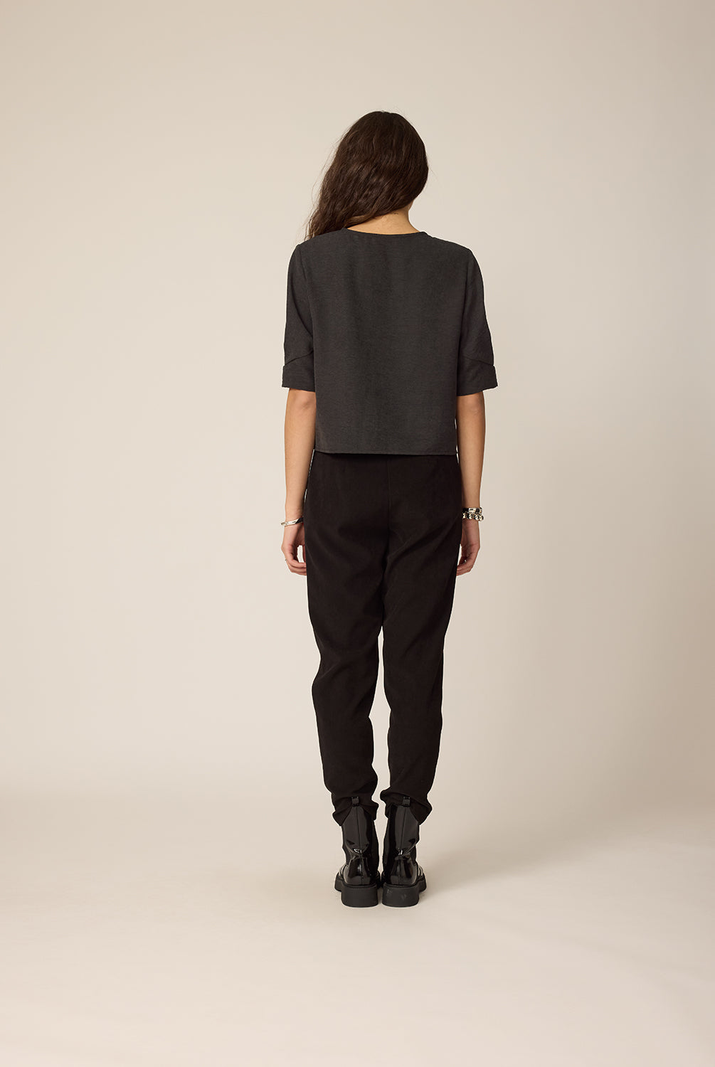 chlo-par-cokluch-haut-blouse-ronnie-noir-pantalon-joey-noir-ah2627