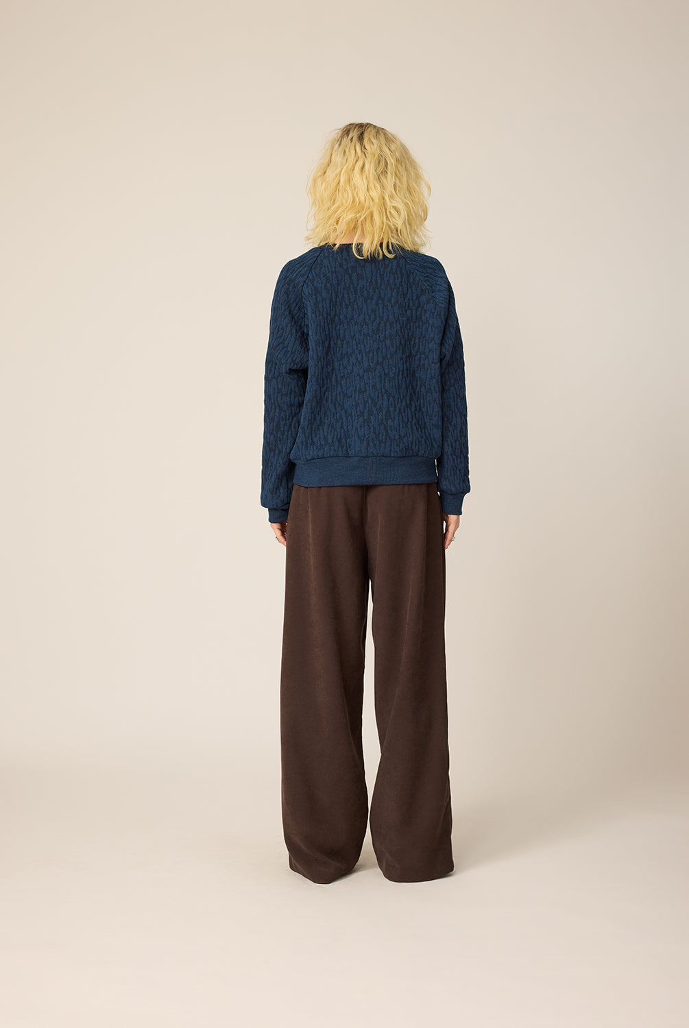 chlo-par-cokluch-haut-chandail-lou-deepsea-pantalon-zaho-espresso-ah2627