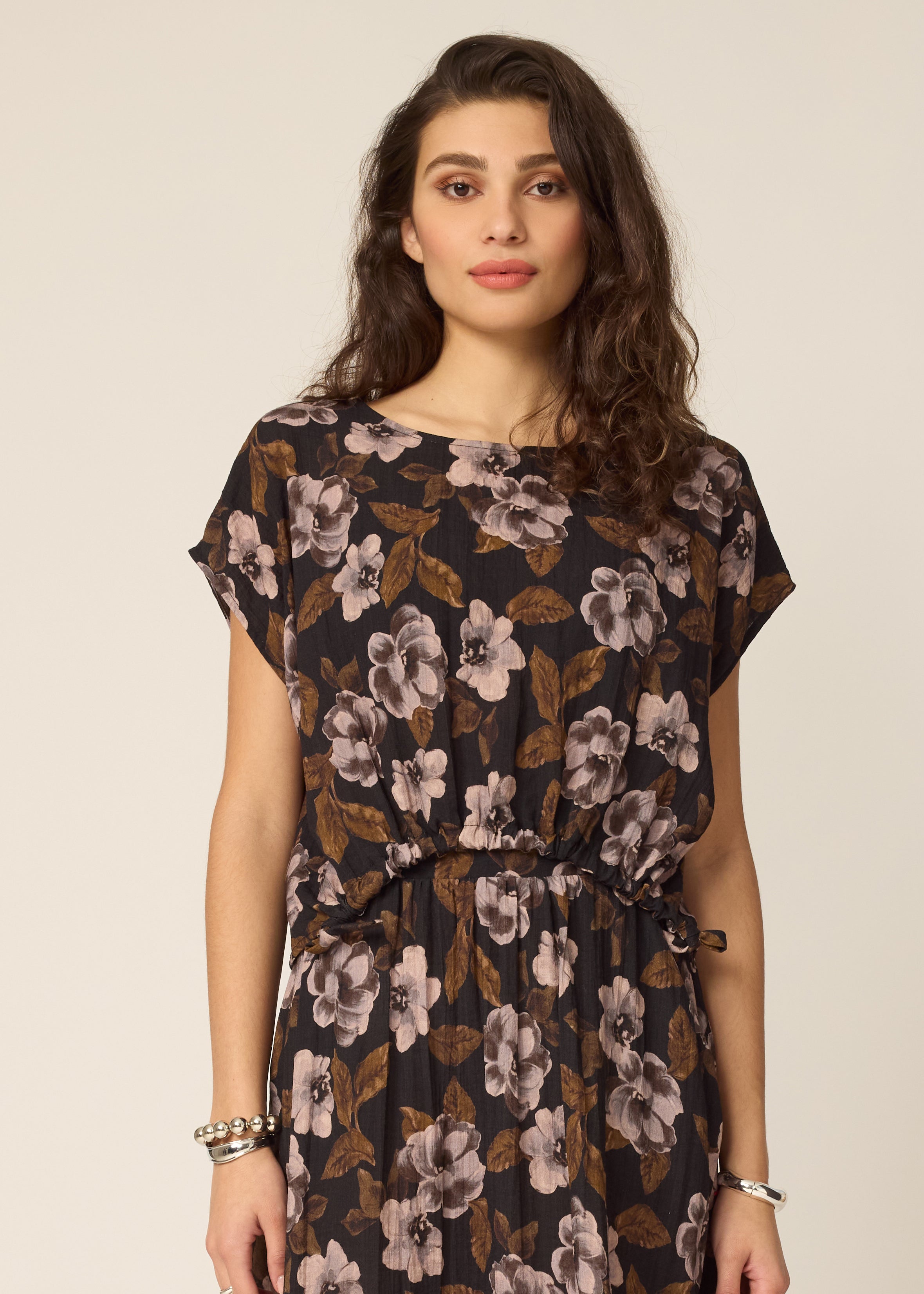 chlo-par-cokluch-haut-tshirt-jay-flowers-noir-ah2627