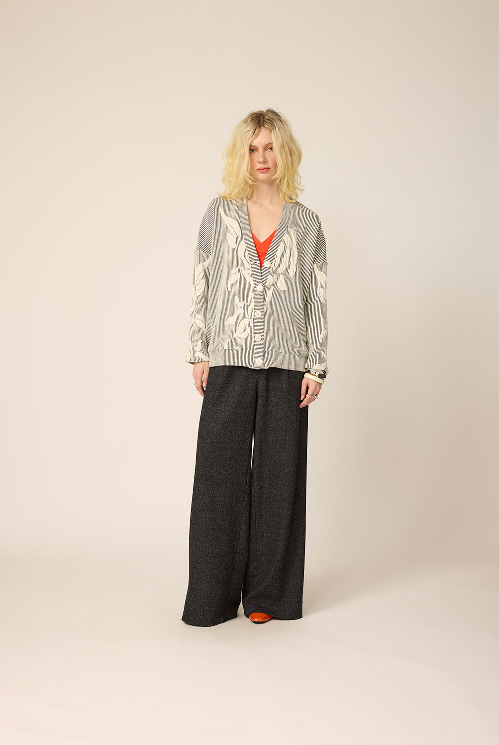 chlo-par-cokluch-haut-veste-cardigan-gus-naturel-pantalon-zaho-tweed-noir-ah2627