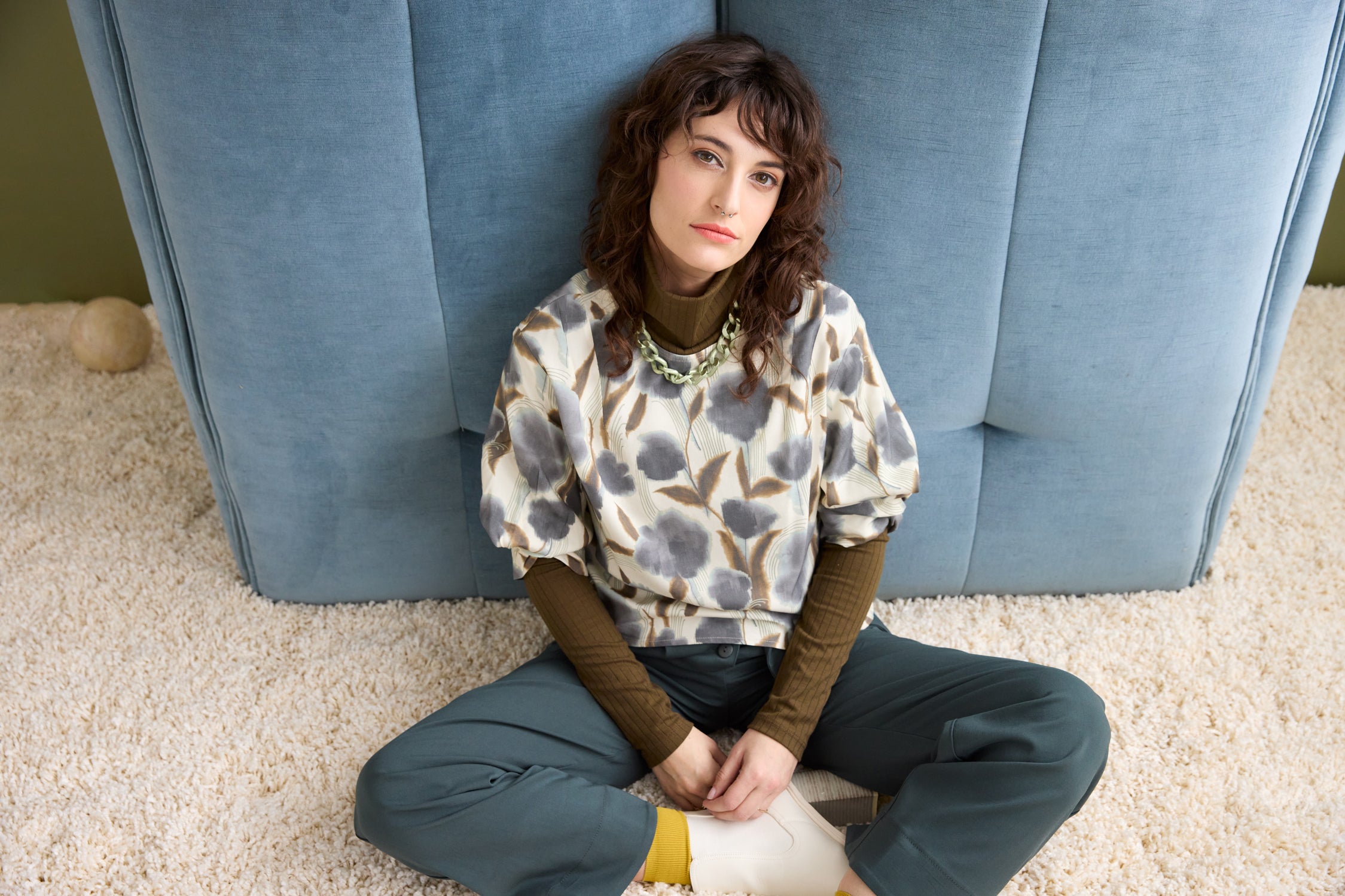 cokluch-haut-blouse-elli-horta-steel-chandail-colroule-kim-oregano-pantalon-brooke-cilantro