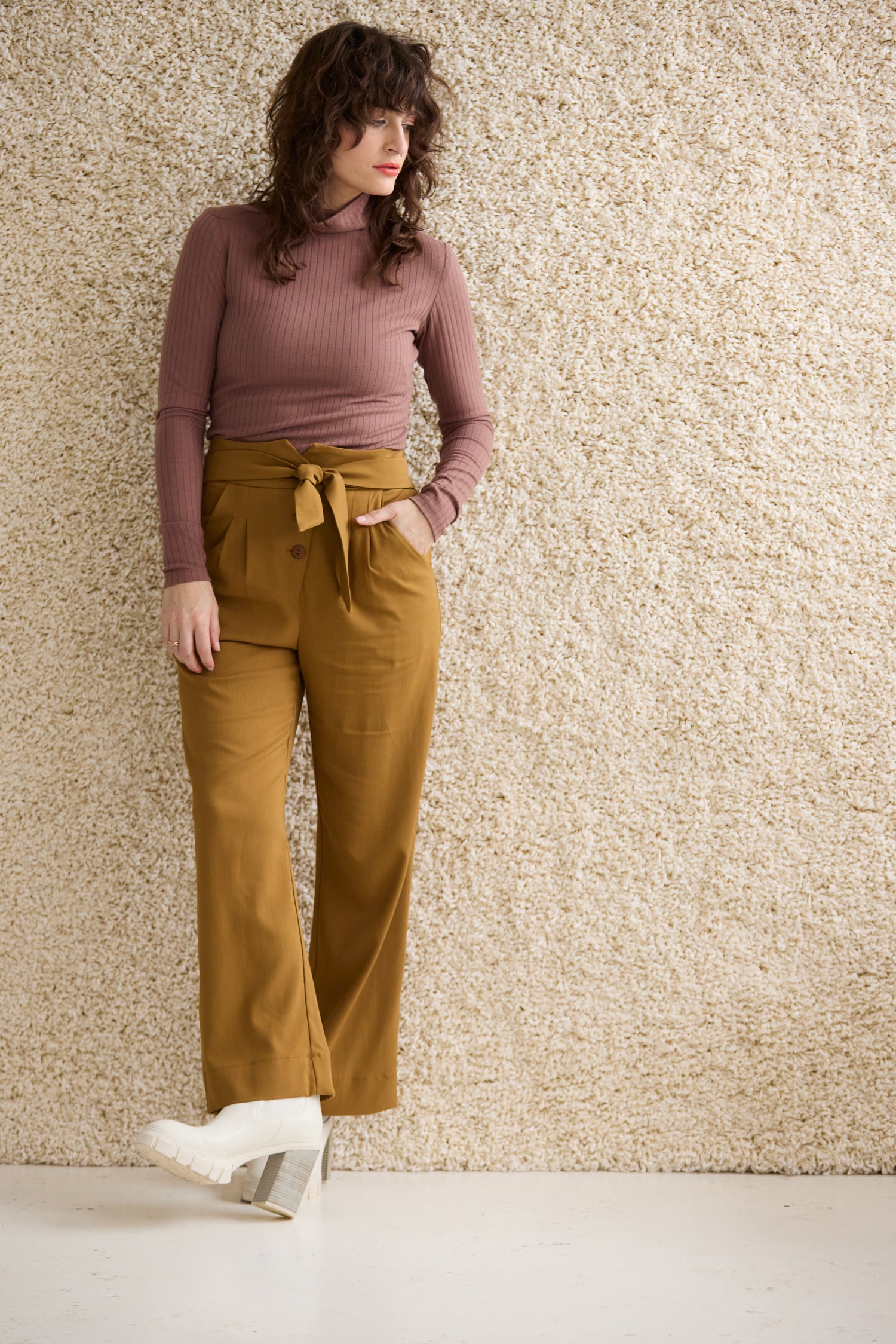 cokluch-haut-chandail-colroule-kim-pecan-pantalon-brooke-cumin-ah2324