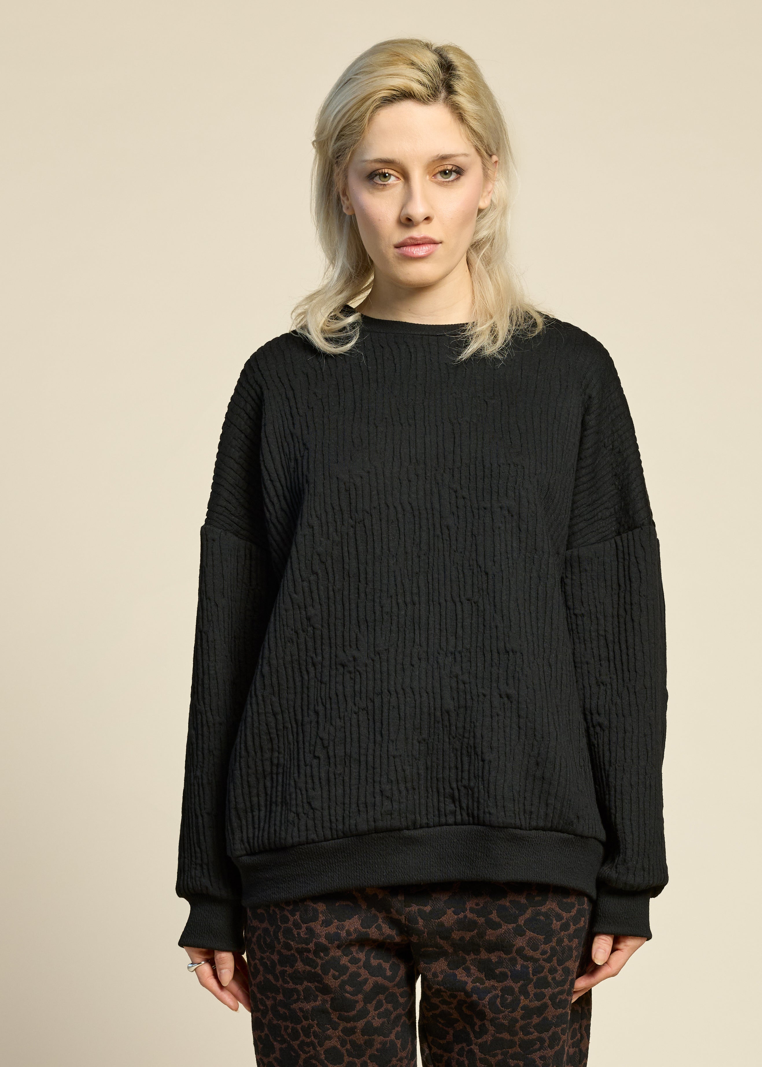 cokluch-haut-chandail-hotel-noir-ah2526