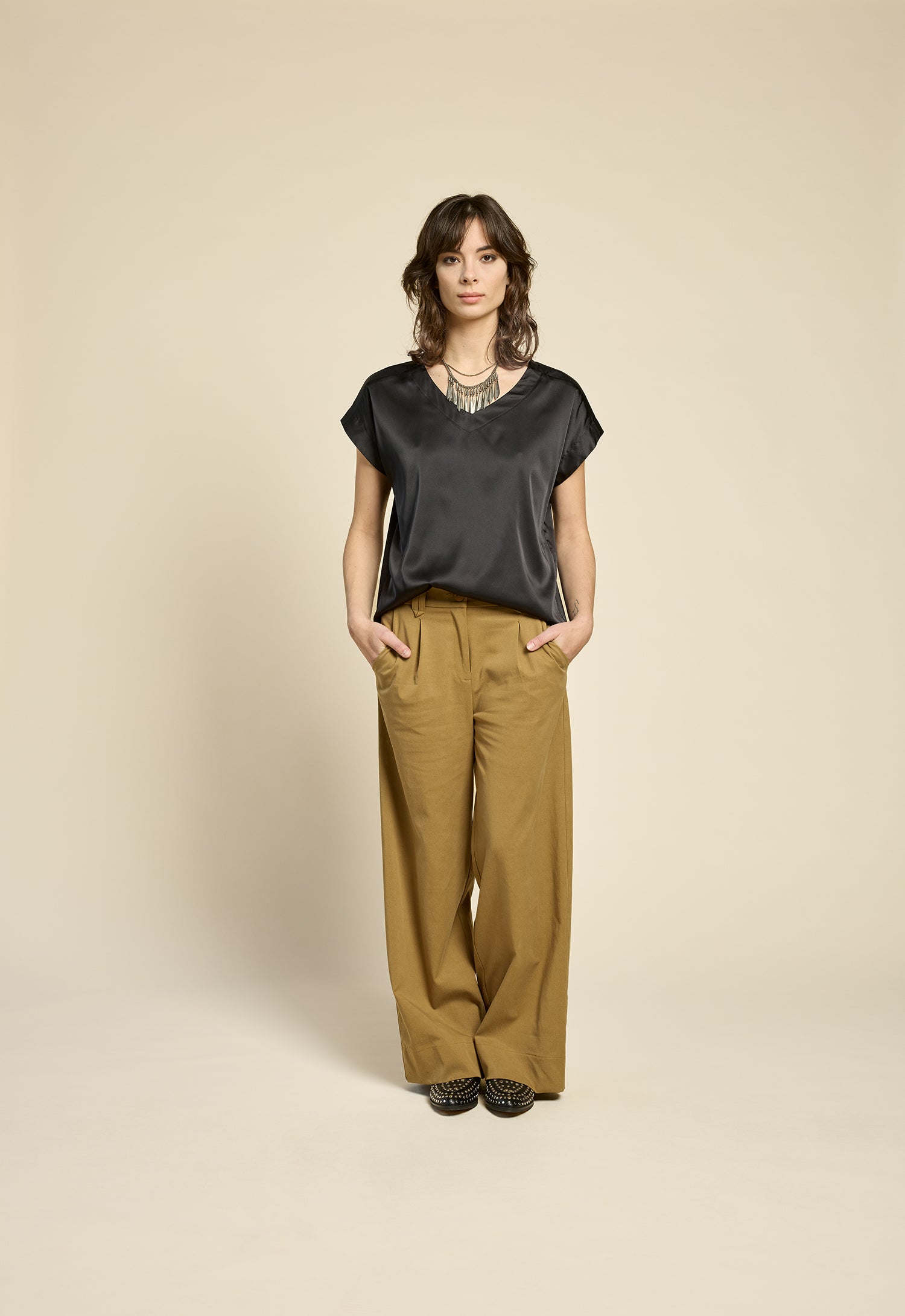 cokluch-haut-infinity-noir-pantalon-thechain-antique-ah2526