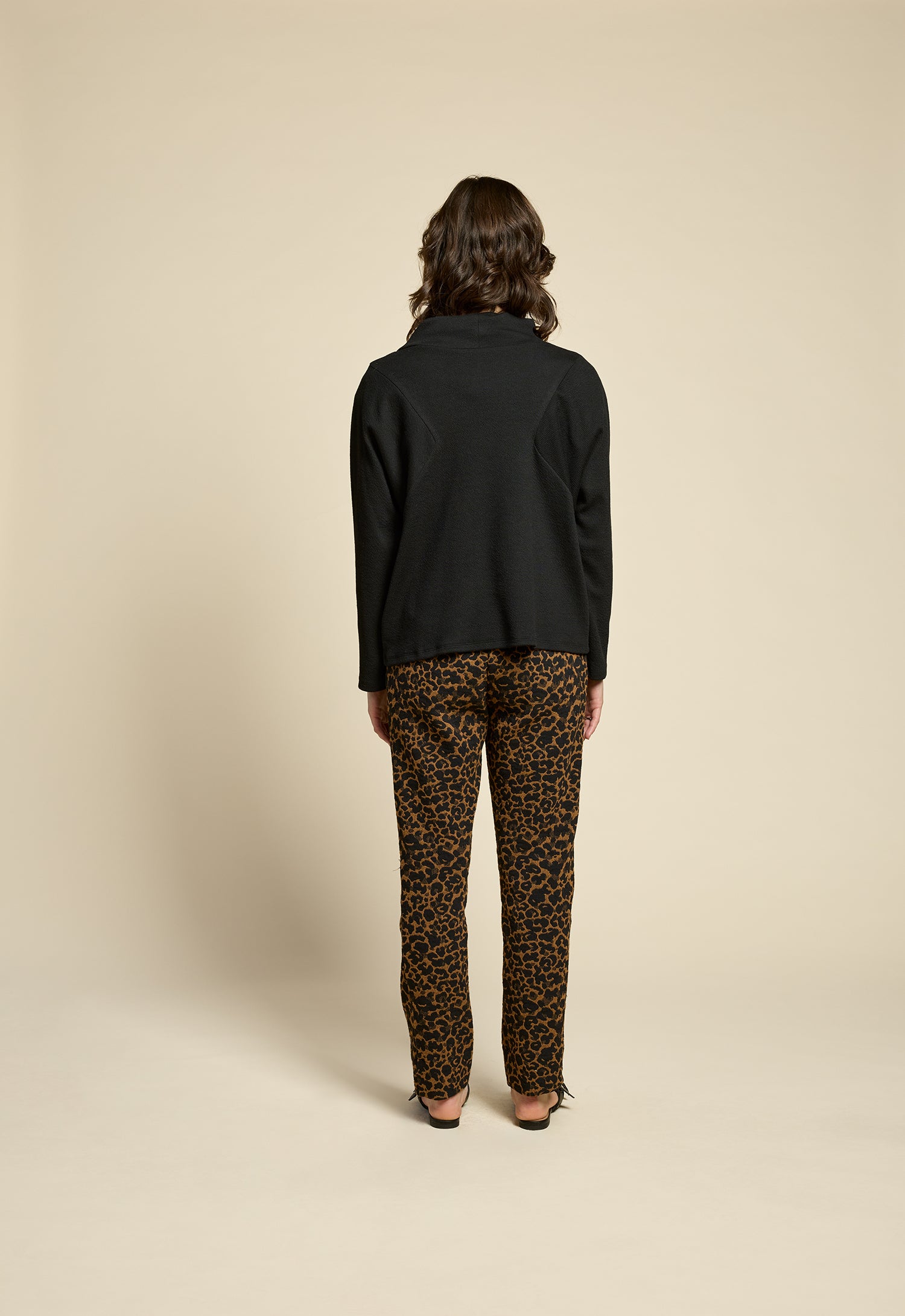 cokluch-haut-reminder-noir-pantalon-breeze-gold-ah2526