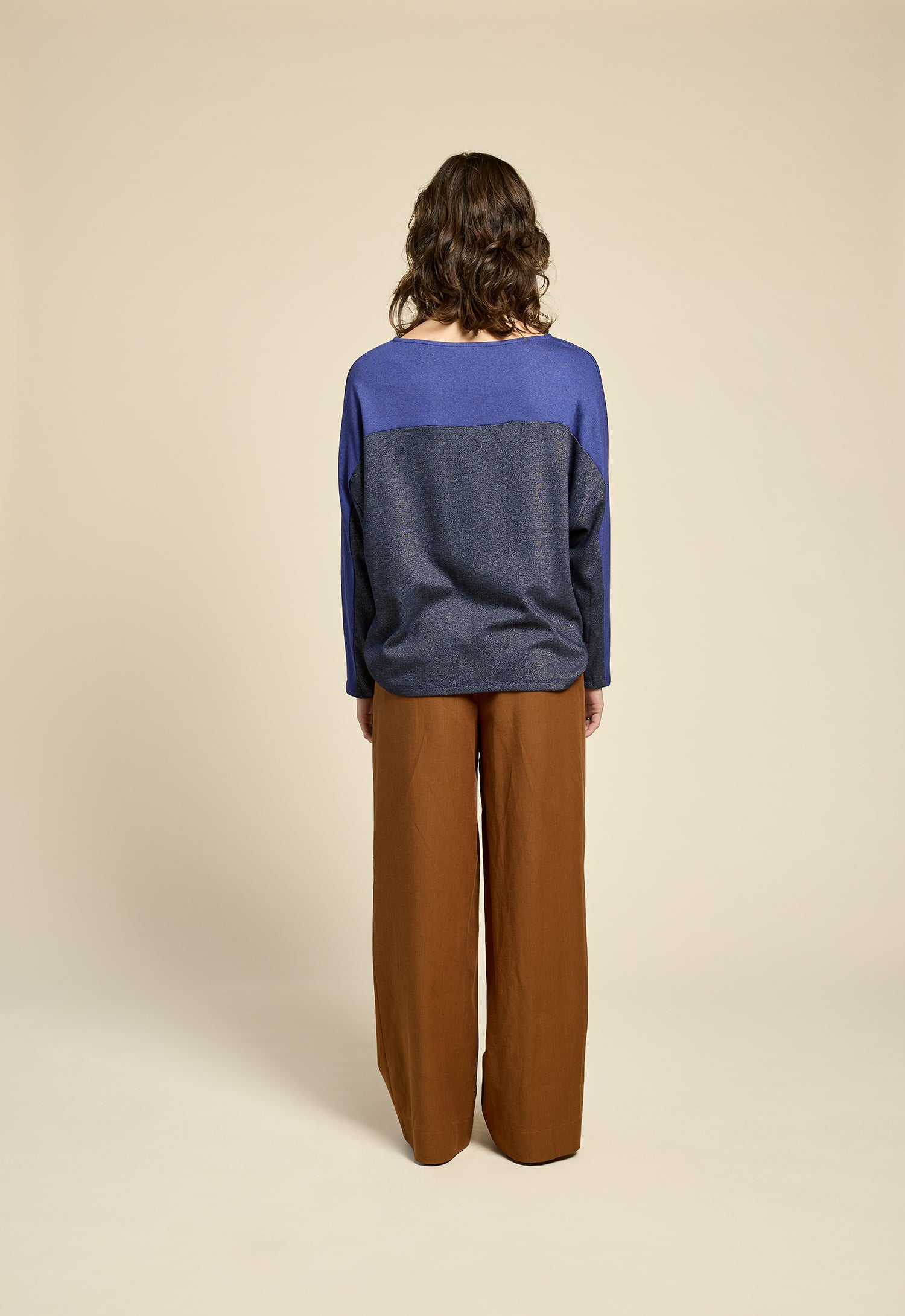 cokluch-haut-shadow-twilight-facette-pantalon-romeo-cognac-ah2526-holiday