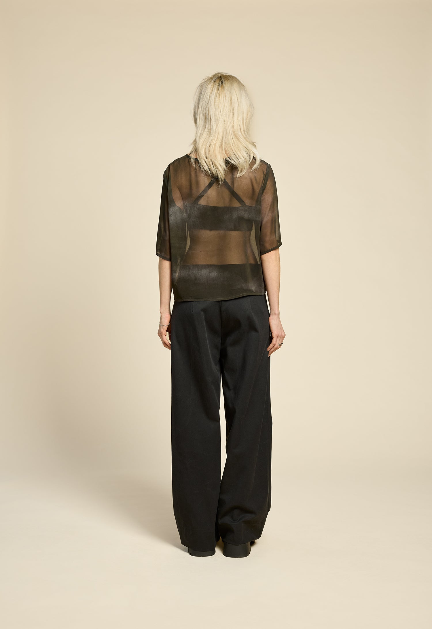cokluch-haut-soullove-voile-mist-olive-bralette-aulne-noir-pantalon-thechain-noir-ah2526
