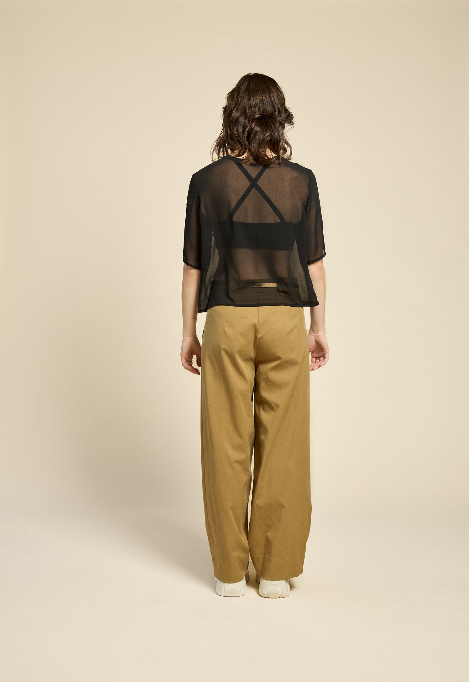 cokluch-haut-soullove-voile-noir-bralette-aulne-noir-pantalon-thechain-antique-ah2526