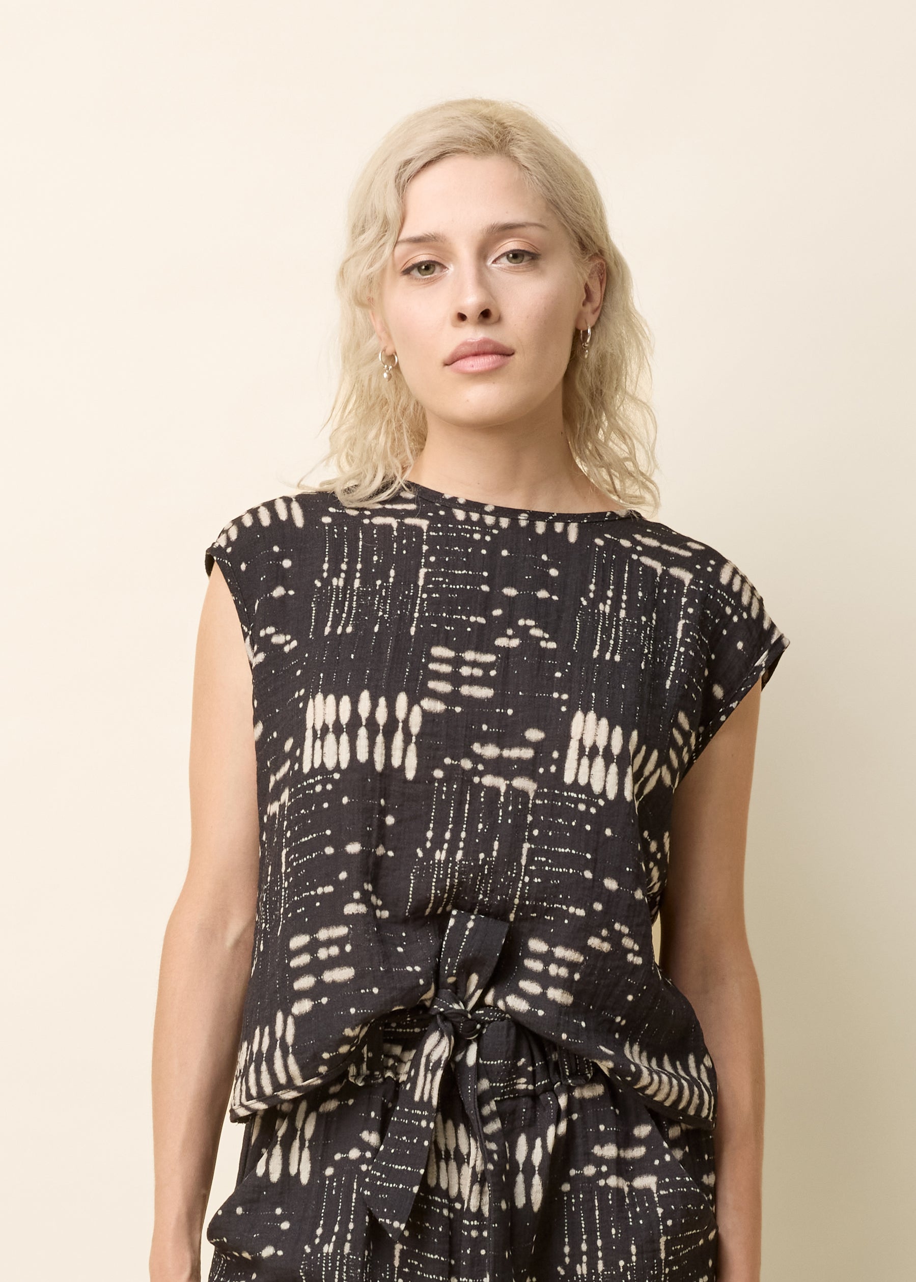 cokluch-haut-tshirt-bayang-ink-noir-pe25