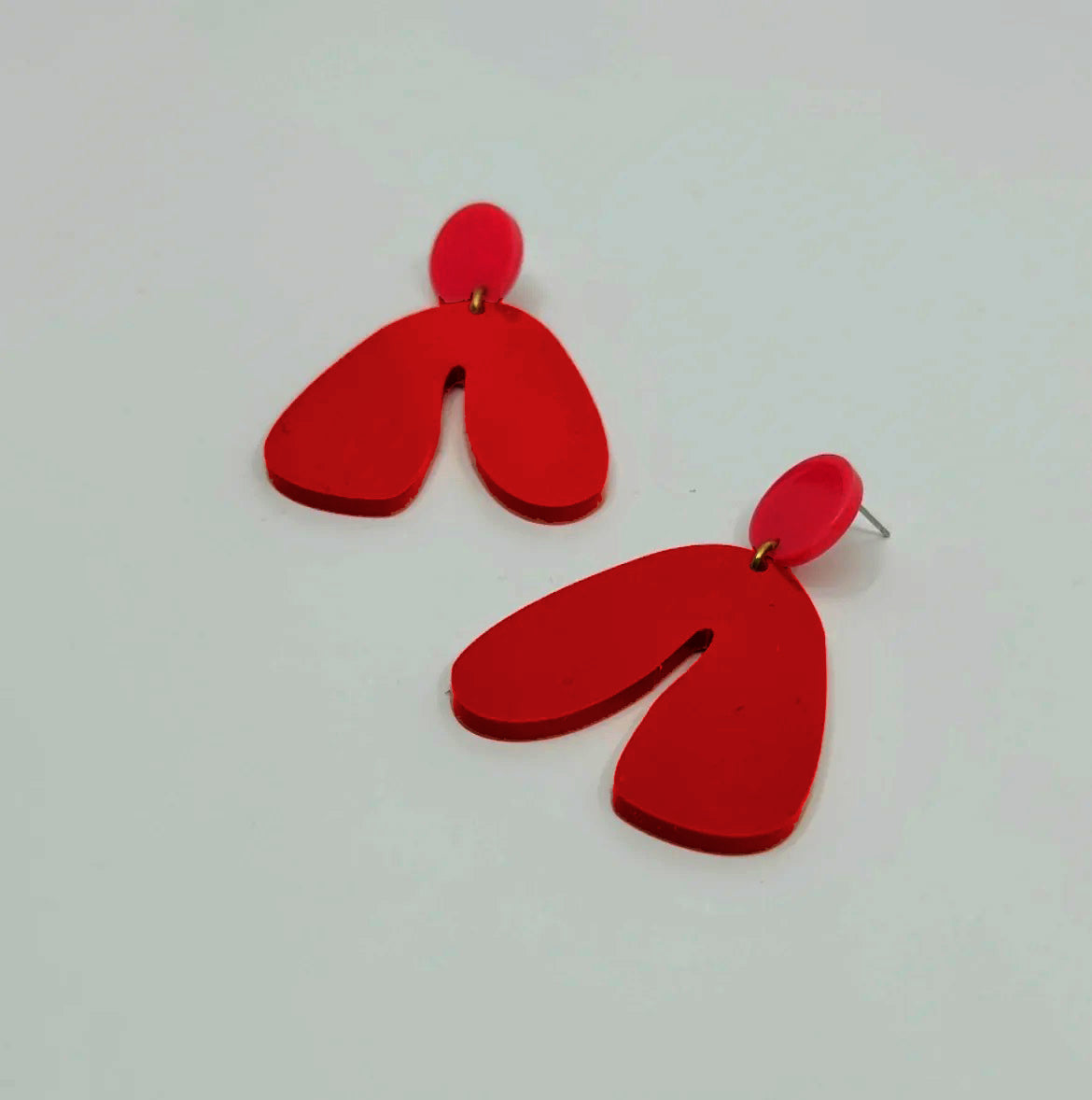 darlingsofdenmark-bijou-bouclesdoreilles-lotta-acrylique-mini-rouge-framboise