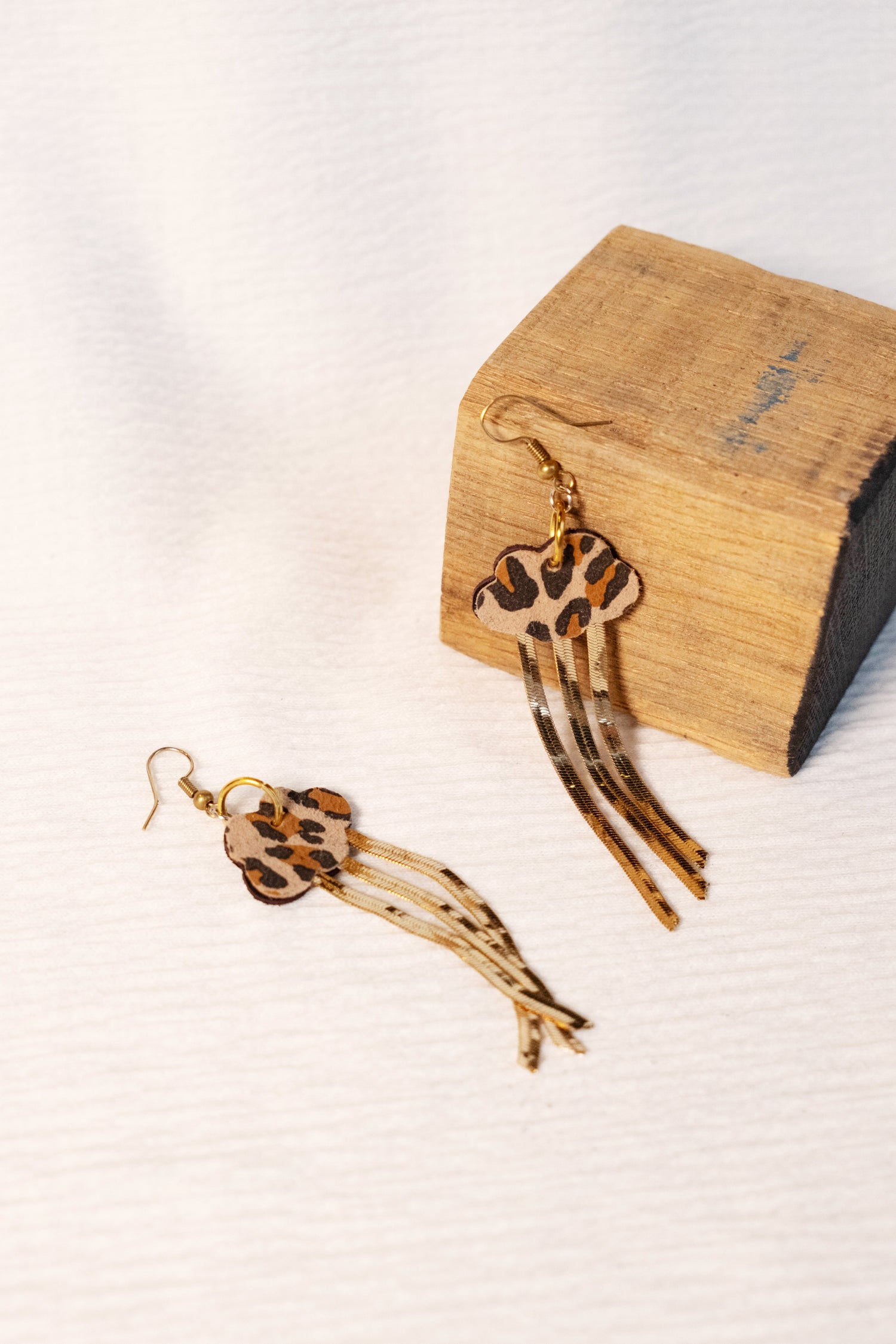 veinage-bijoux-bouclesdoreilles-pluie-nuage-cuir-leopard