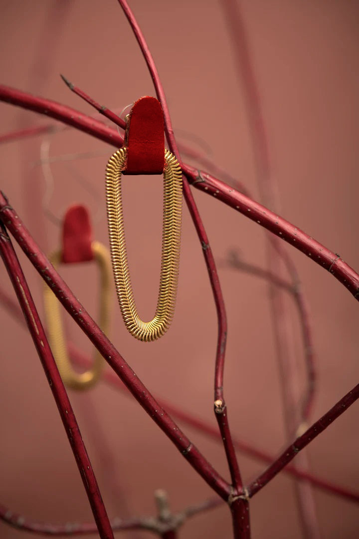 veinage-bouclesodreilles-9eavenue-rouge-cuir-laiton