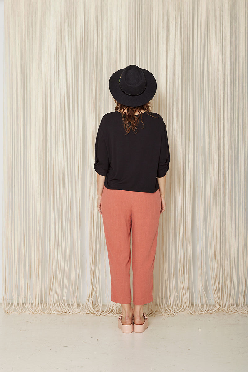 cokluch-haut-skimmia-noir-pe23