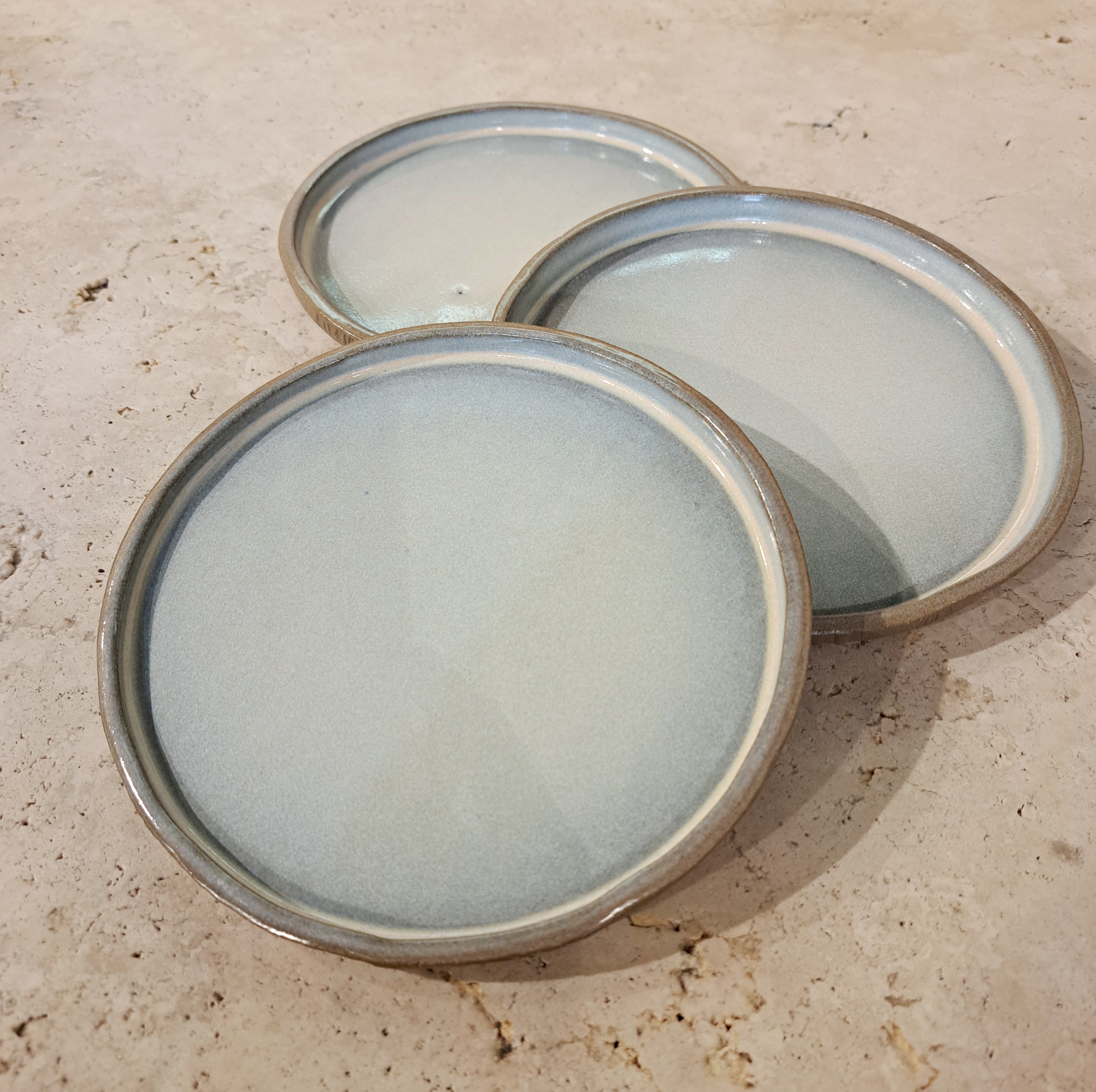 marienguyen-ceramiste-vaiselle-asiette-ceramique-grise