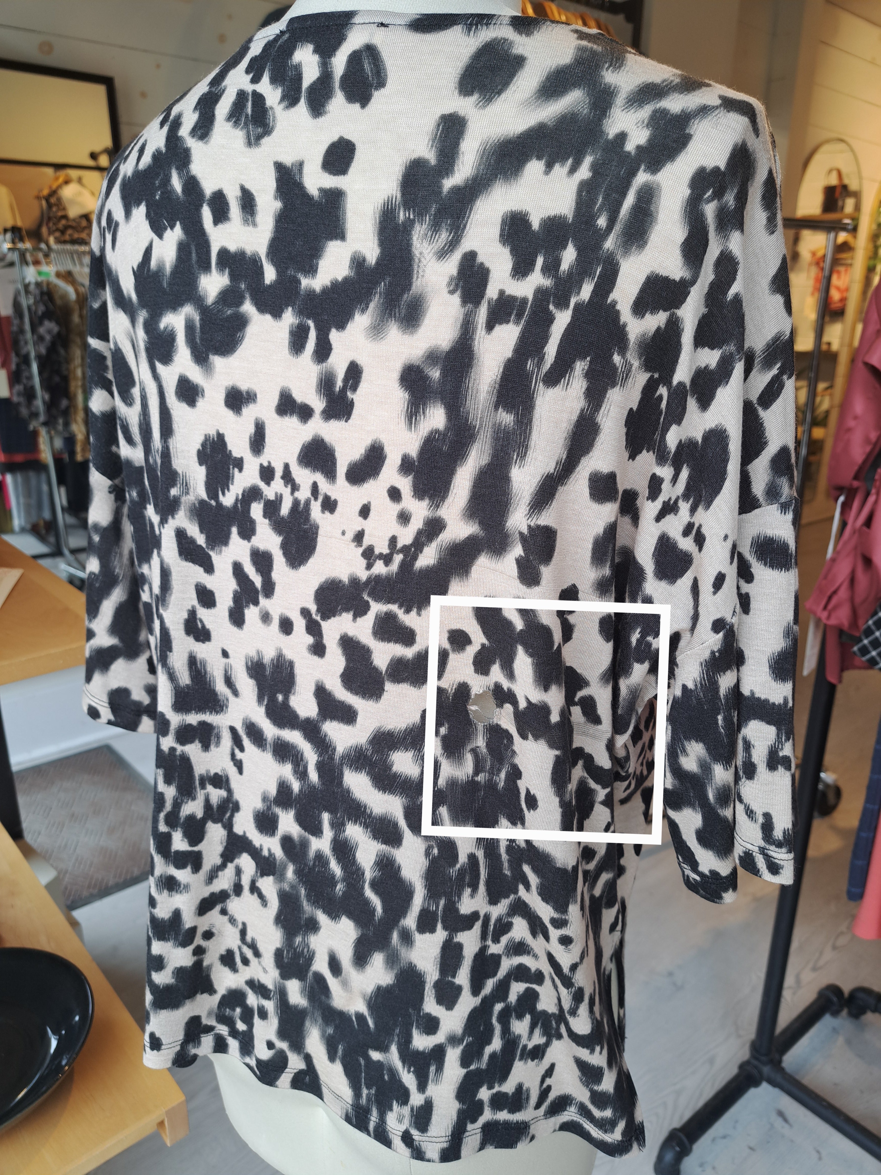 Top ALAN - Black Leo (Imperfect)