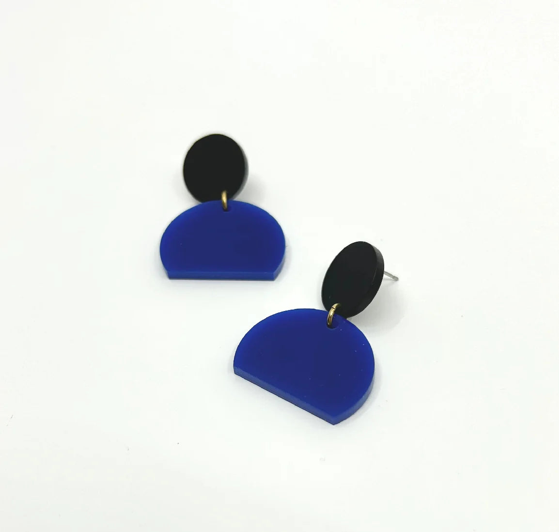 darlingsofdenmark-bijou-bouclesdoreilles-kala-acrylique-mini-bleu-electrique