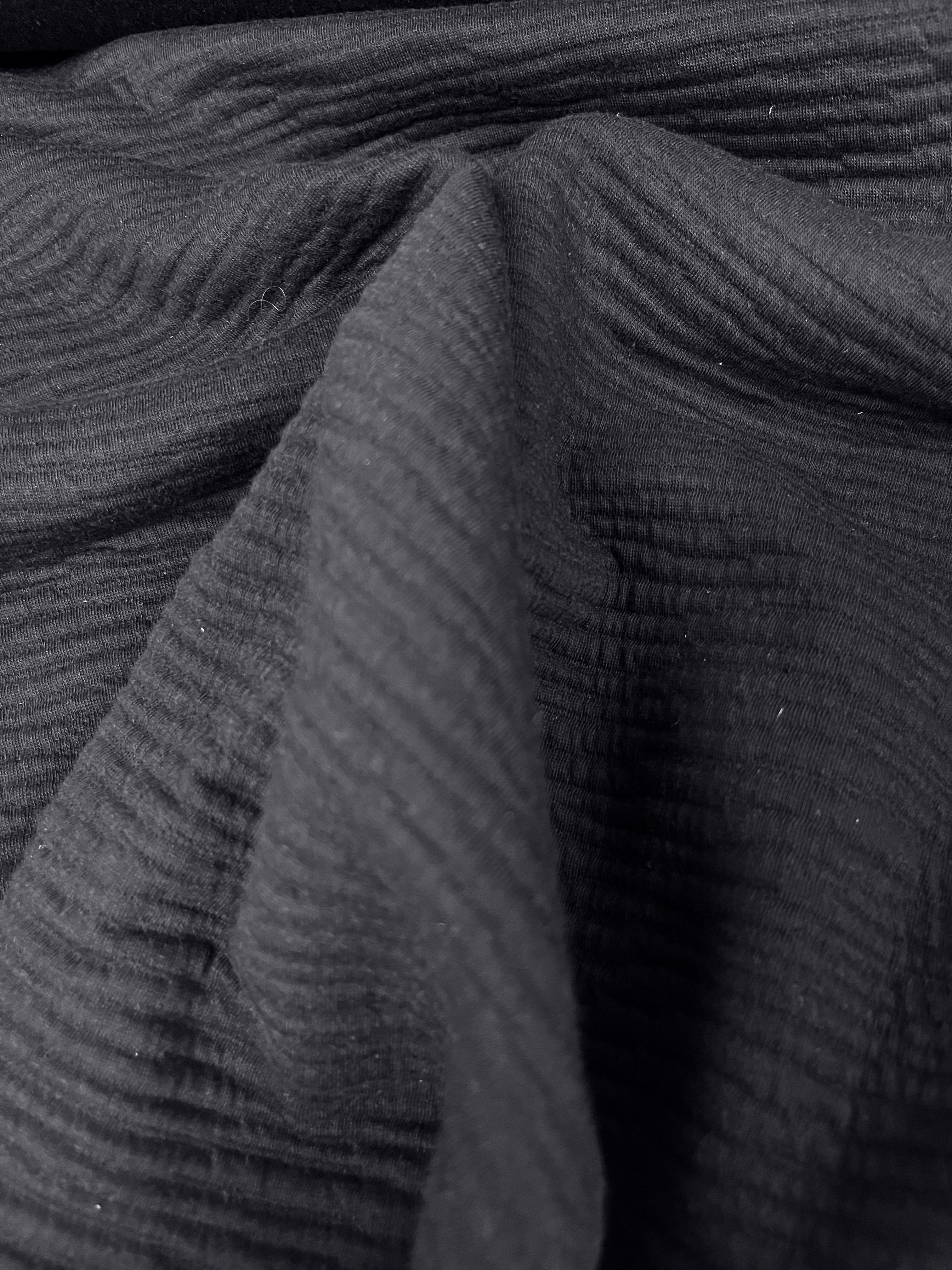 cokluch-tissu-tricot-crinkle-noir-coton-polyester
