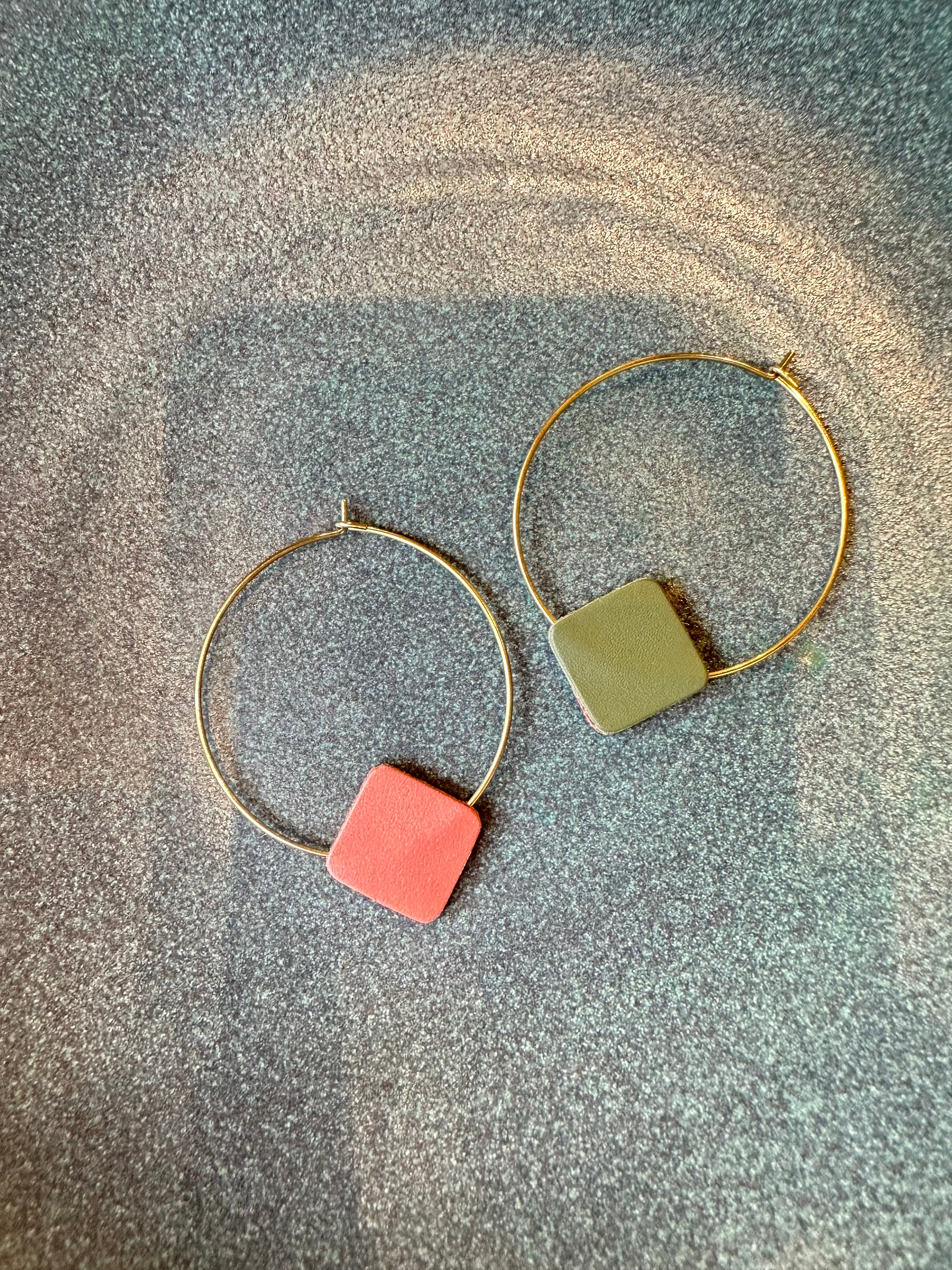 Boucles d'oreilles créoles - ROND/CARRÉ