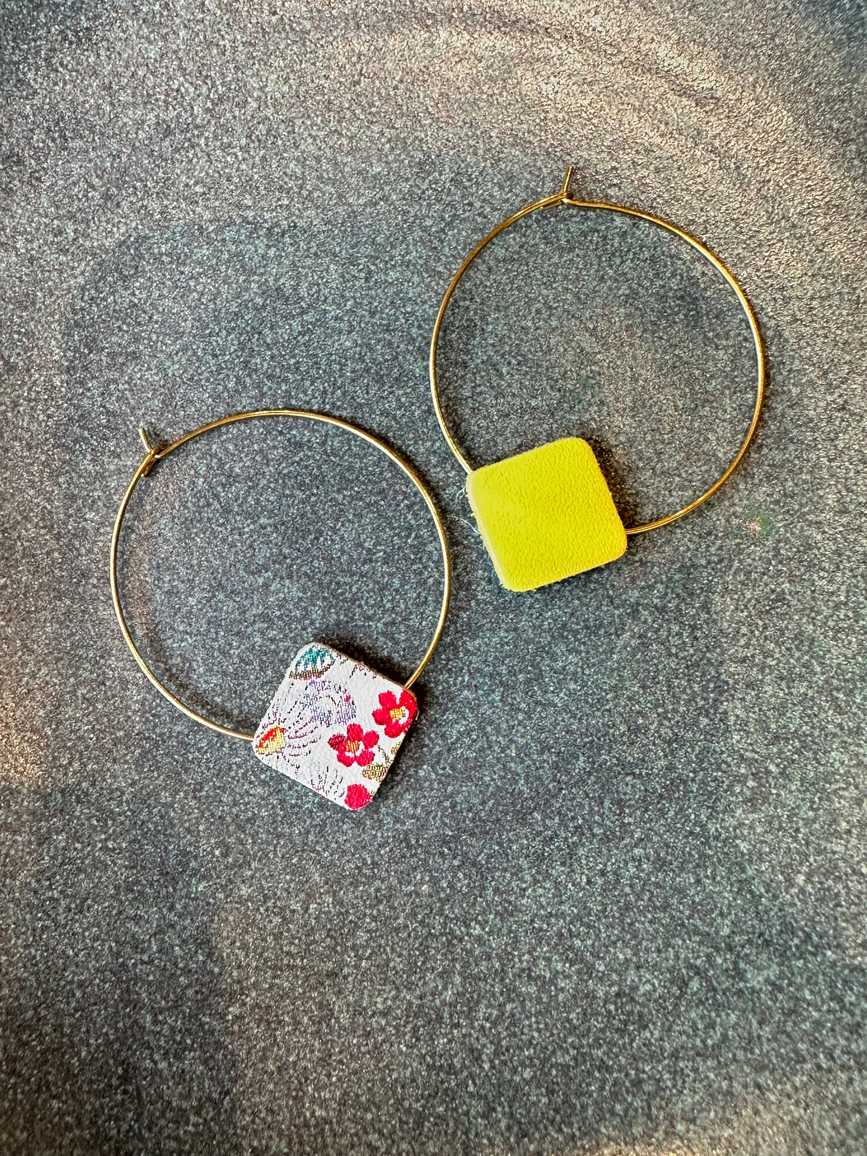 Boucles d'oreilles créoles - ROND/CARRÉ