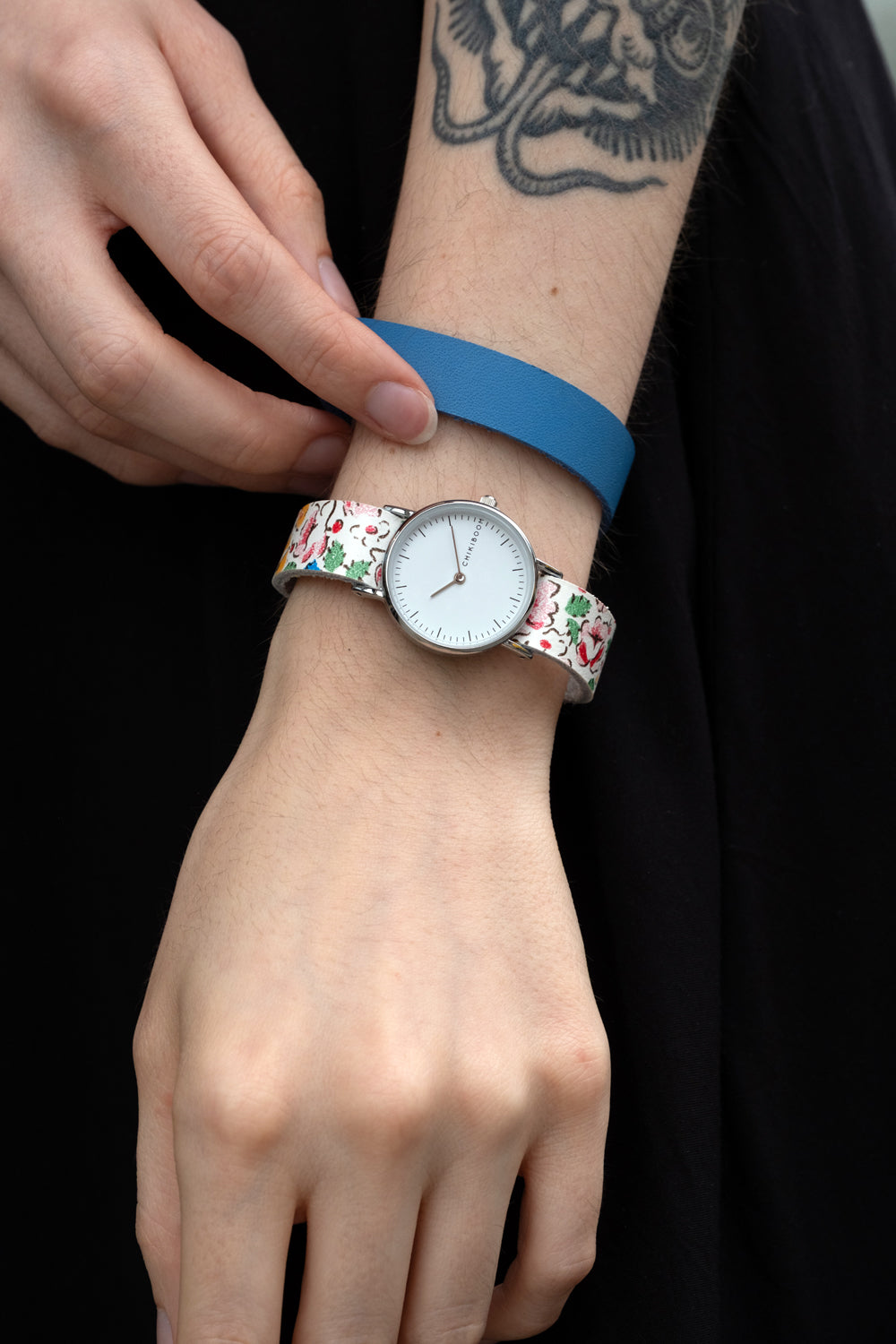 chikiboom-accessoires-bijoux-montres-bracelets-duos-cuir-argent-bleu-fleurs