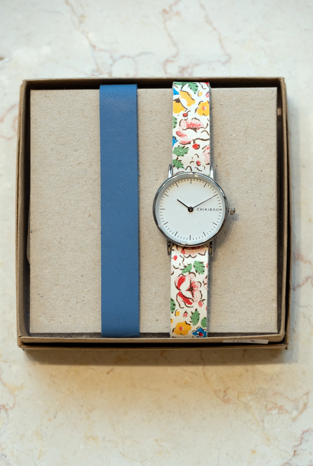 chikiboom-accessoires-bijoux-montres-bracelets-duos-cuir-argent-bleu-fleurs