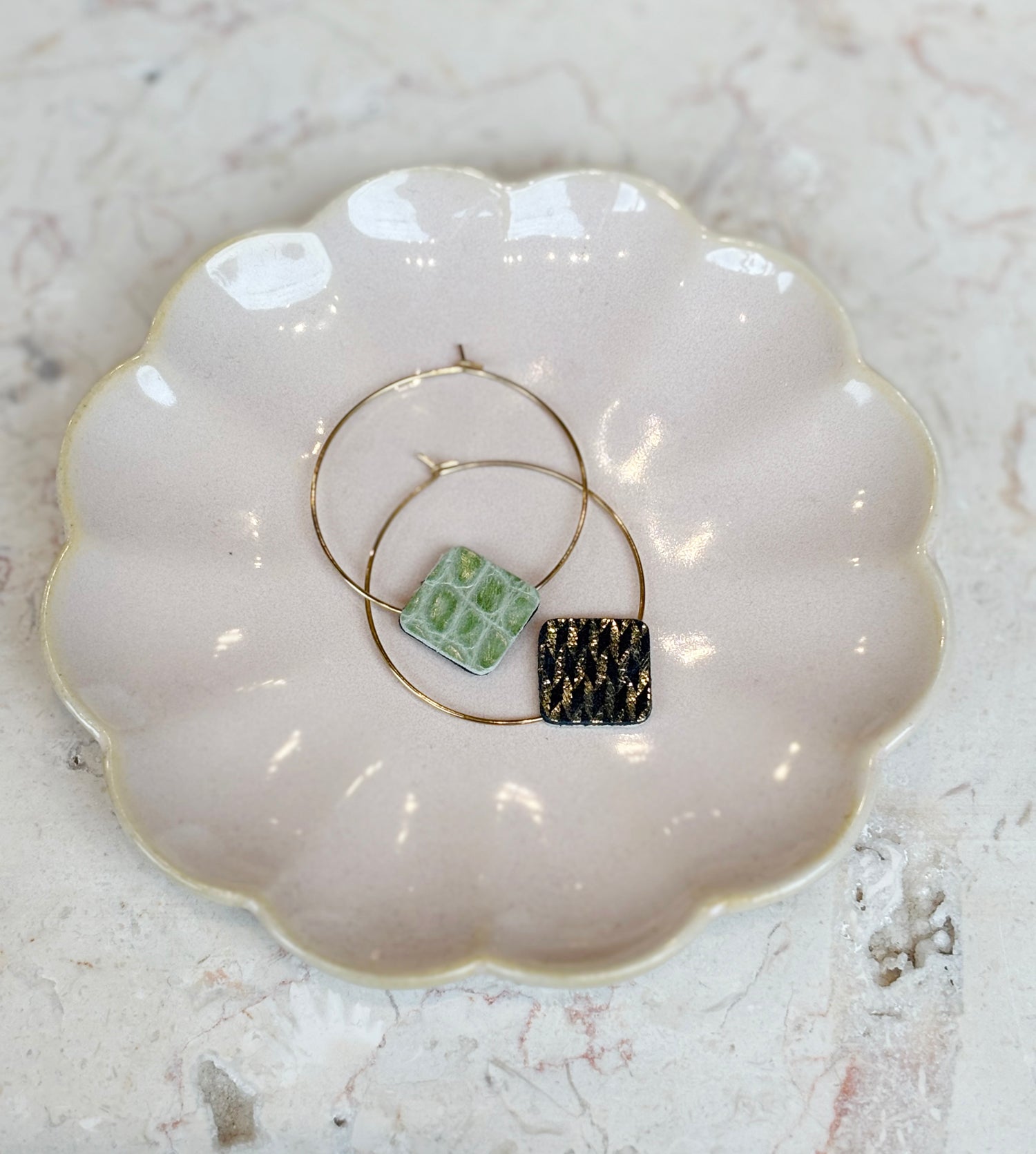 chikiboom-bijou-bouclesdoreilles-creoles-rond-carre-cuirrecycle-ecailles-losanges