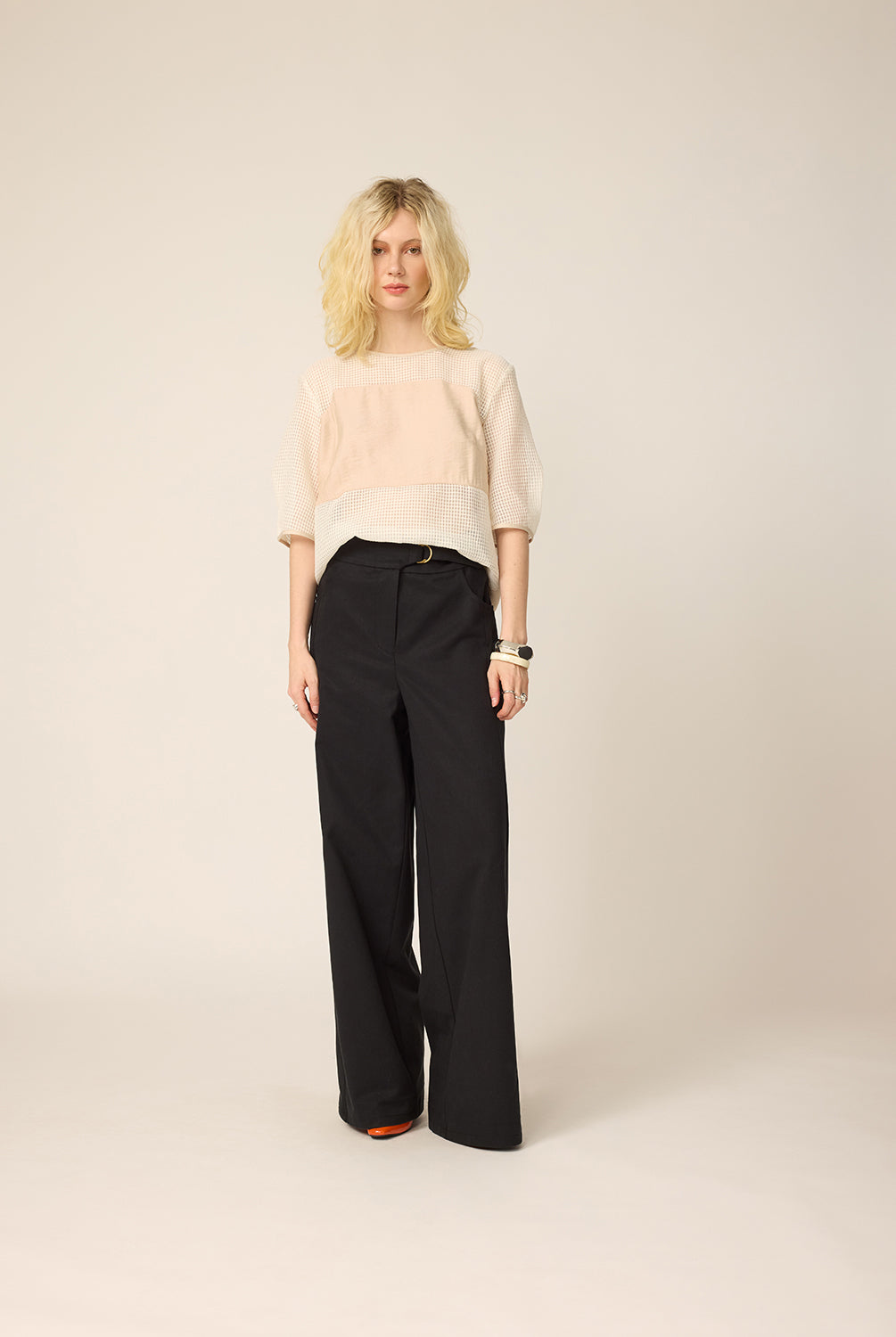 chlo-par-cokluch-haut-blouse-dylan-naturel-pantalon-romeo-noir-ah2627