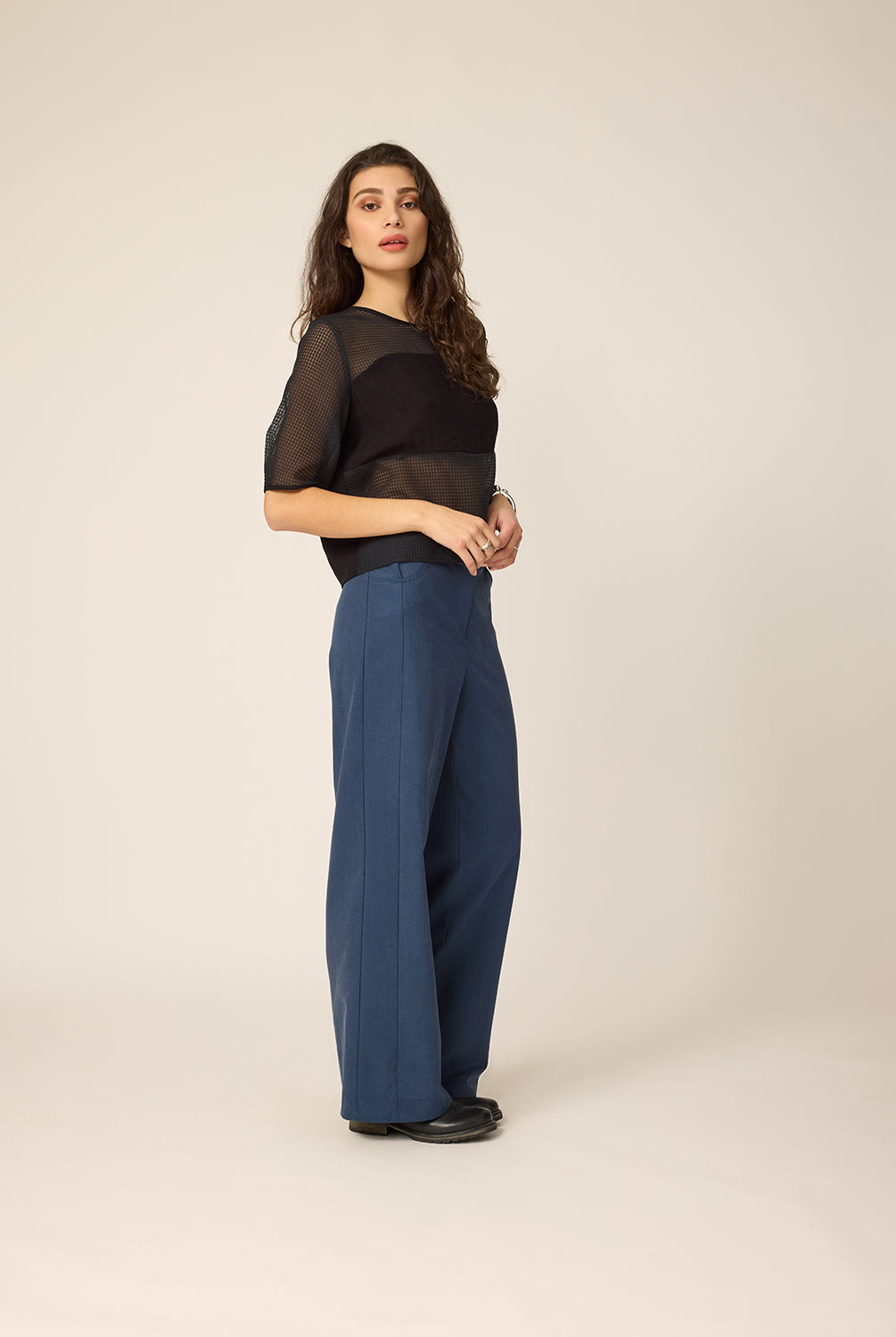chlo-par-cokluch-haut-blouse-dylan-noir-pantalon-romeo-navy-ah2627