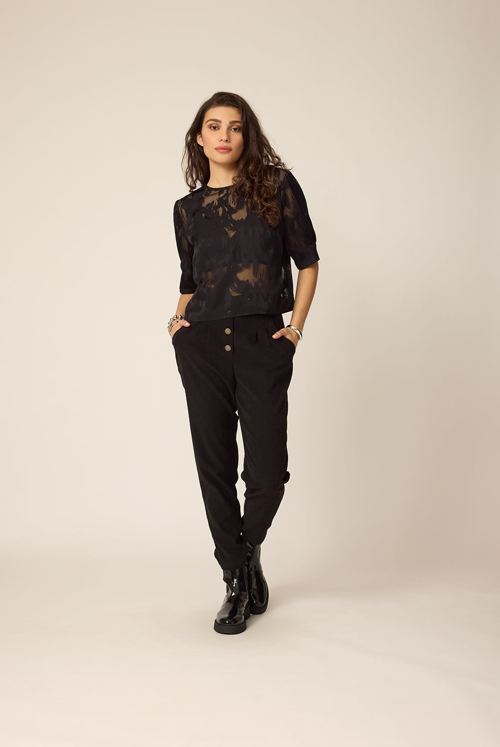 chlo-par-cokluch-haut-blouse-vaya-noir-pantalon-joey-noir-ah2627-holiday