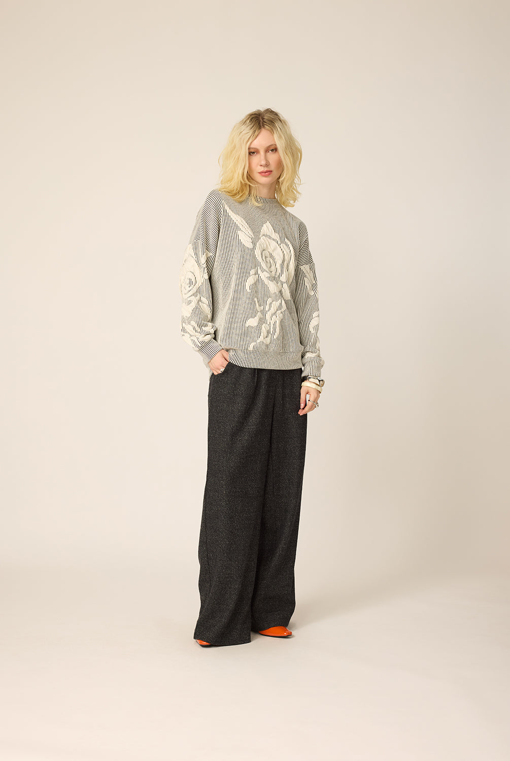 chlo-par-cokluch-haut-chandail-howard-naturel-pantalon-zaho-tweed-noir-ah2627