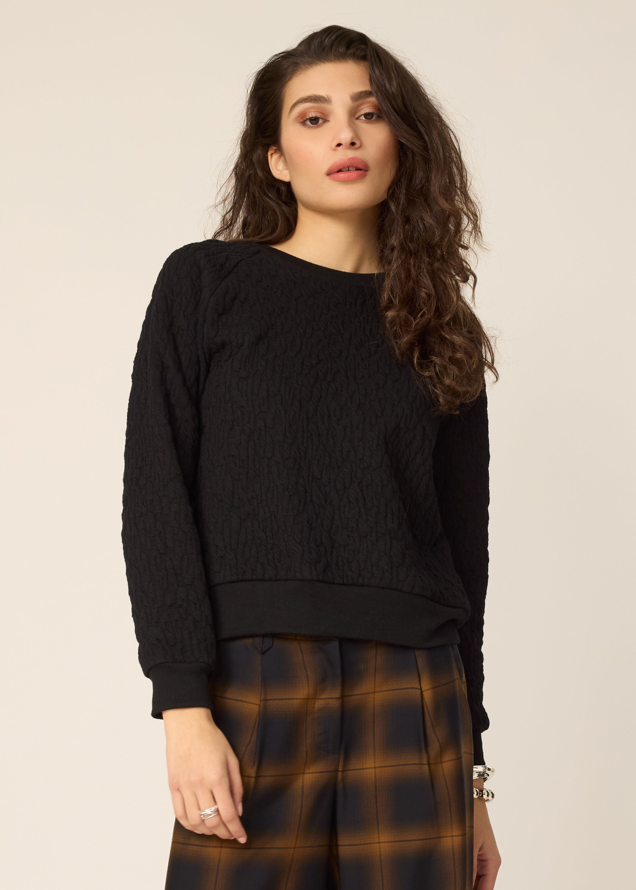 chlo-par-cokluch-haut-chandail-lou-noir-ah2627