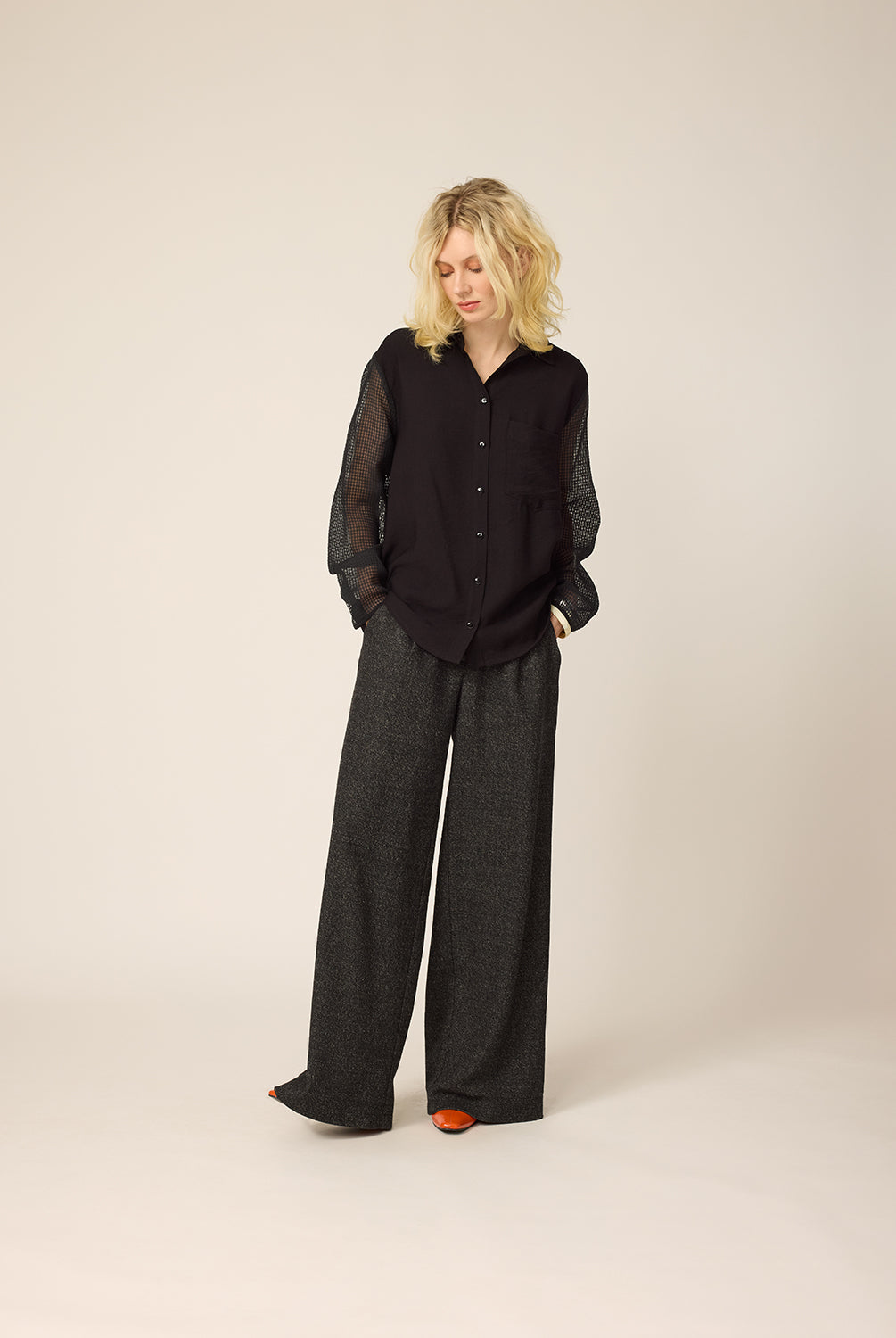 chlo-par-cokluch-haut-chemise-chad-noir-pantalon-zaho-noir-tweed-ah2627