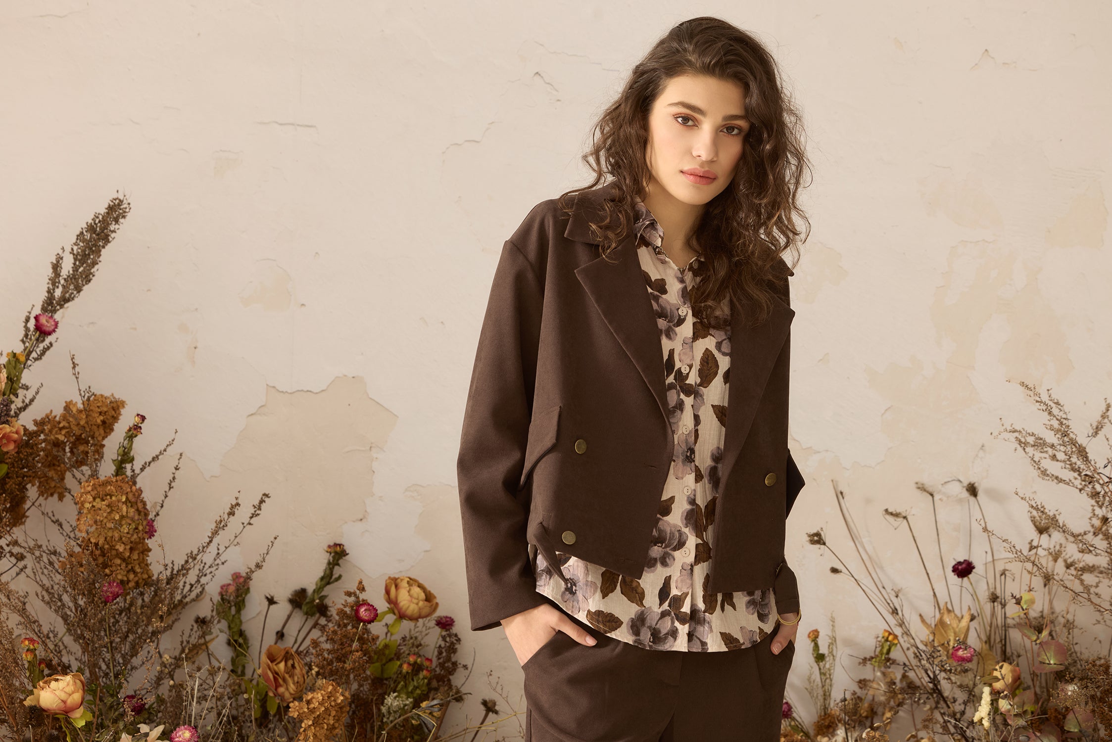 chlo-par-cokluch-haut-pardessus-veste-blaise- espresso-chemise-june-flowers-naturel-ah2627