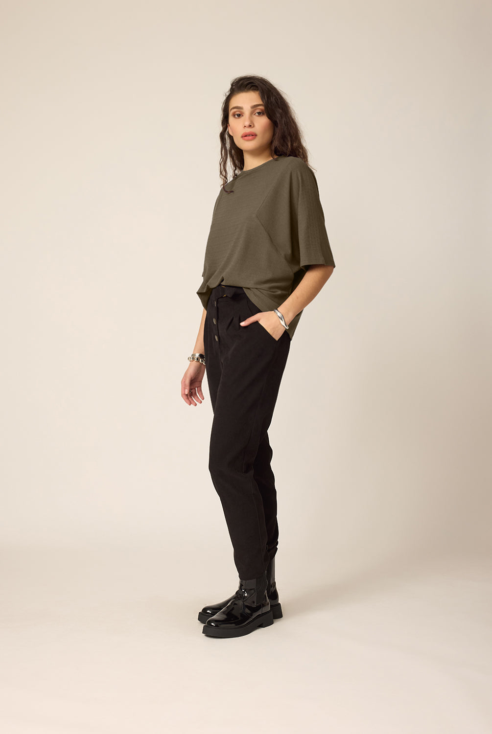 chlo-par-cokluch-haut-pull-jacob-olive-pantalon-pantalon-joey-noir-ah2526