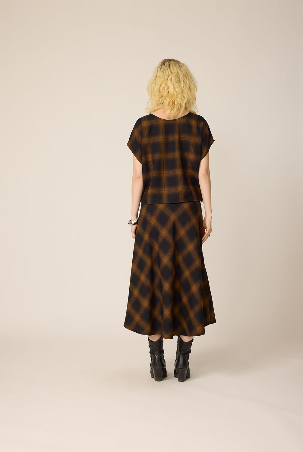 chlo-par-cokluch-haut-tshirt-jay-jupe-beth-plaid-tan-ah2627