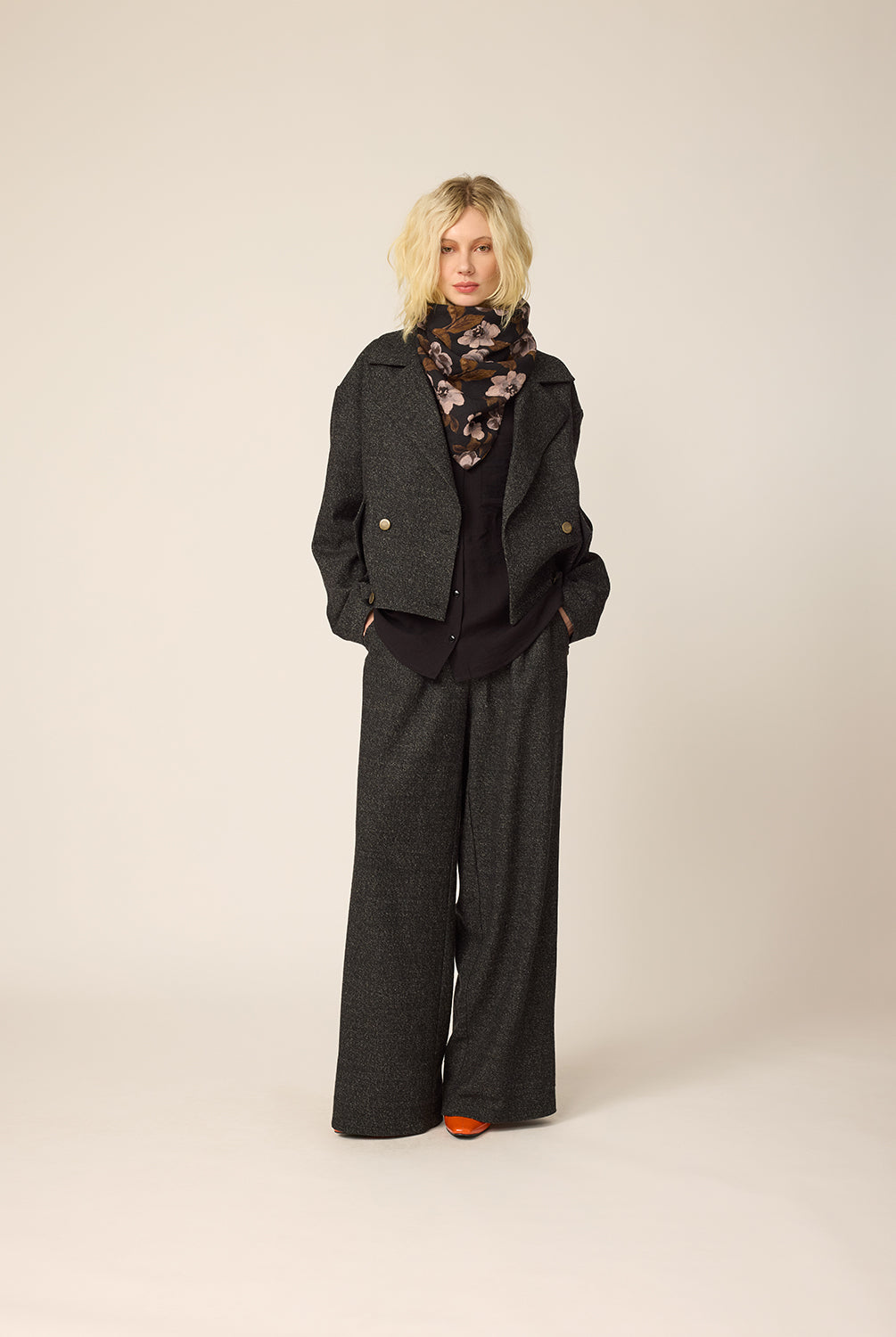 chlo-par-cokluch-veste-pardessus-blaise-tweed-noir-chemise-chad-noir-pantalon-zaho-ah2627