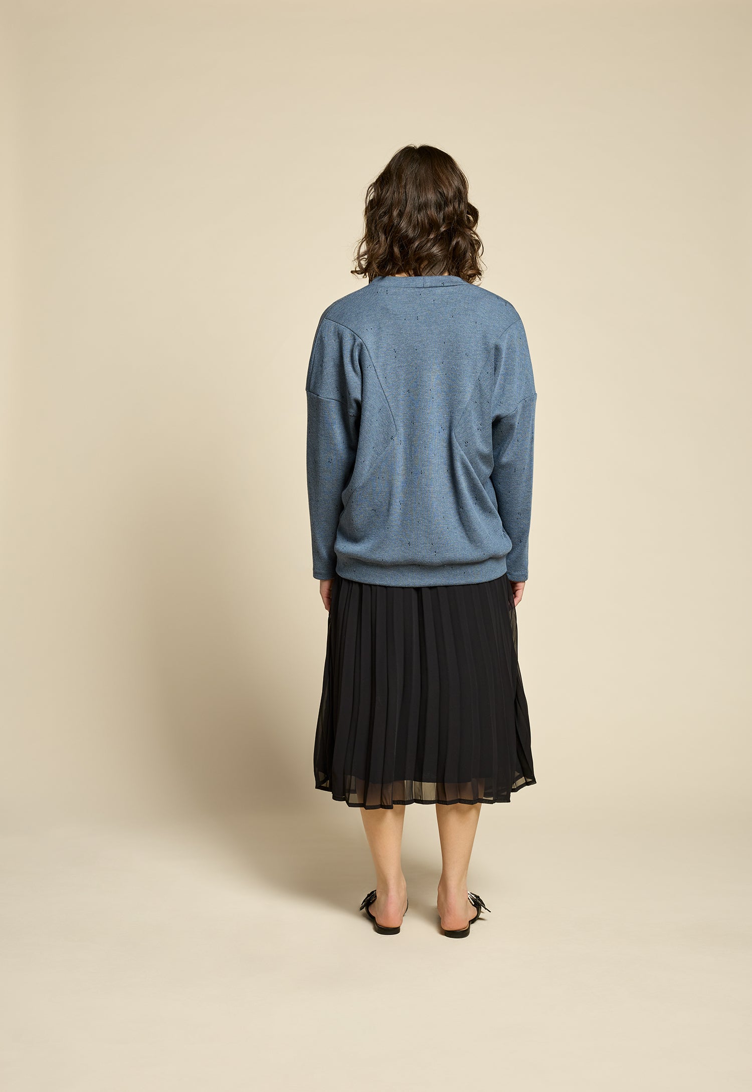 cokluch-cardigan-pardessus-cendres-denim-jupe-flowers-noir-ah2526