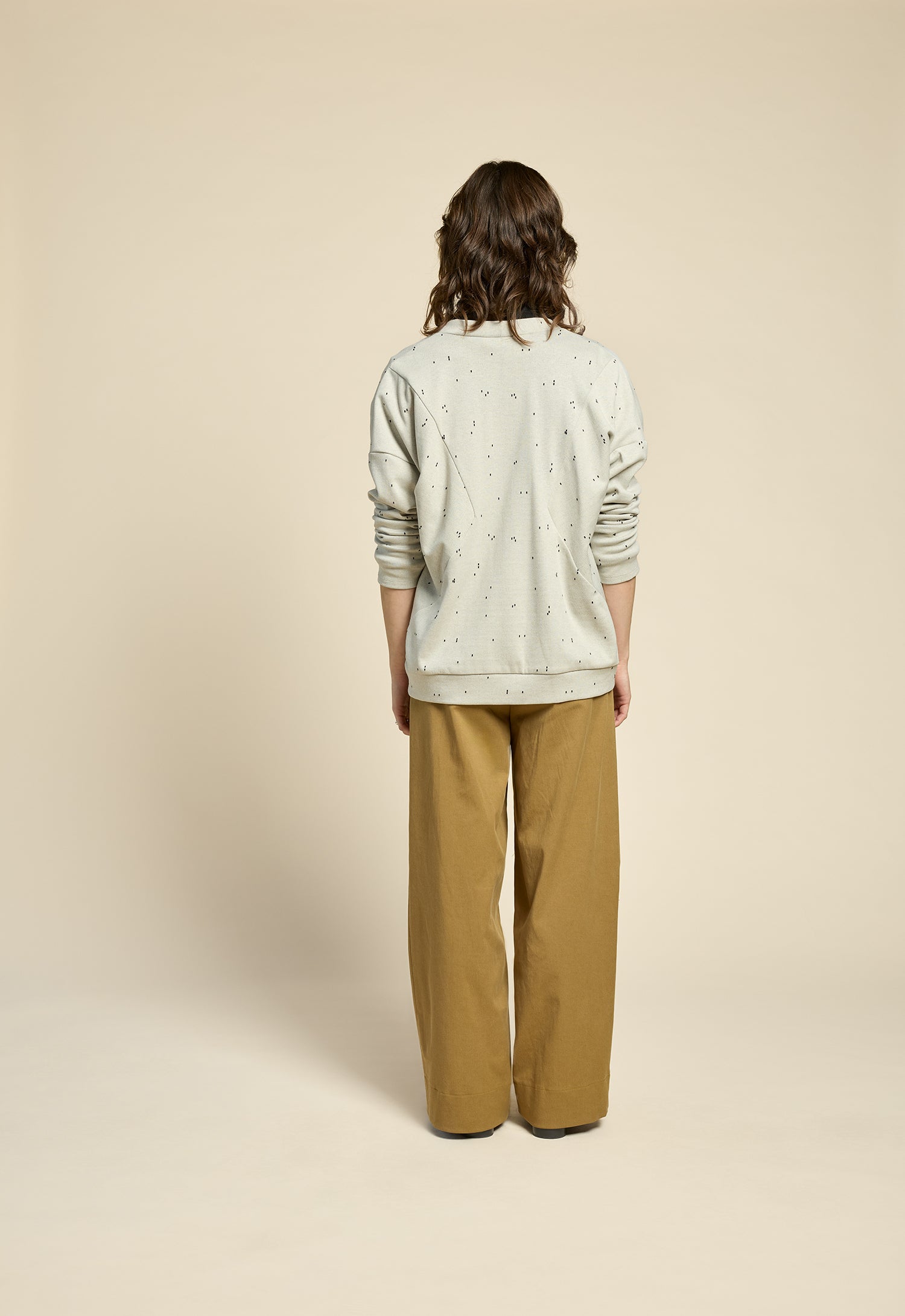 cokluch-cardigan-pardessus-cendres-naturel-pantalon-thechain-antique-ah2526