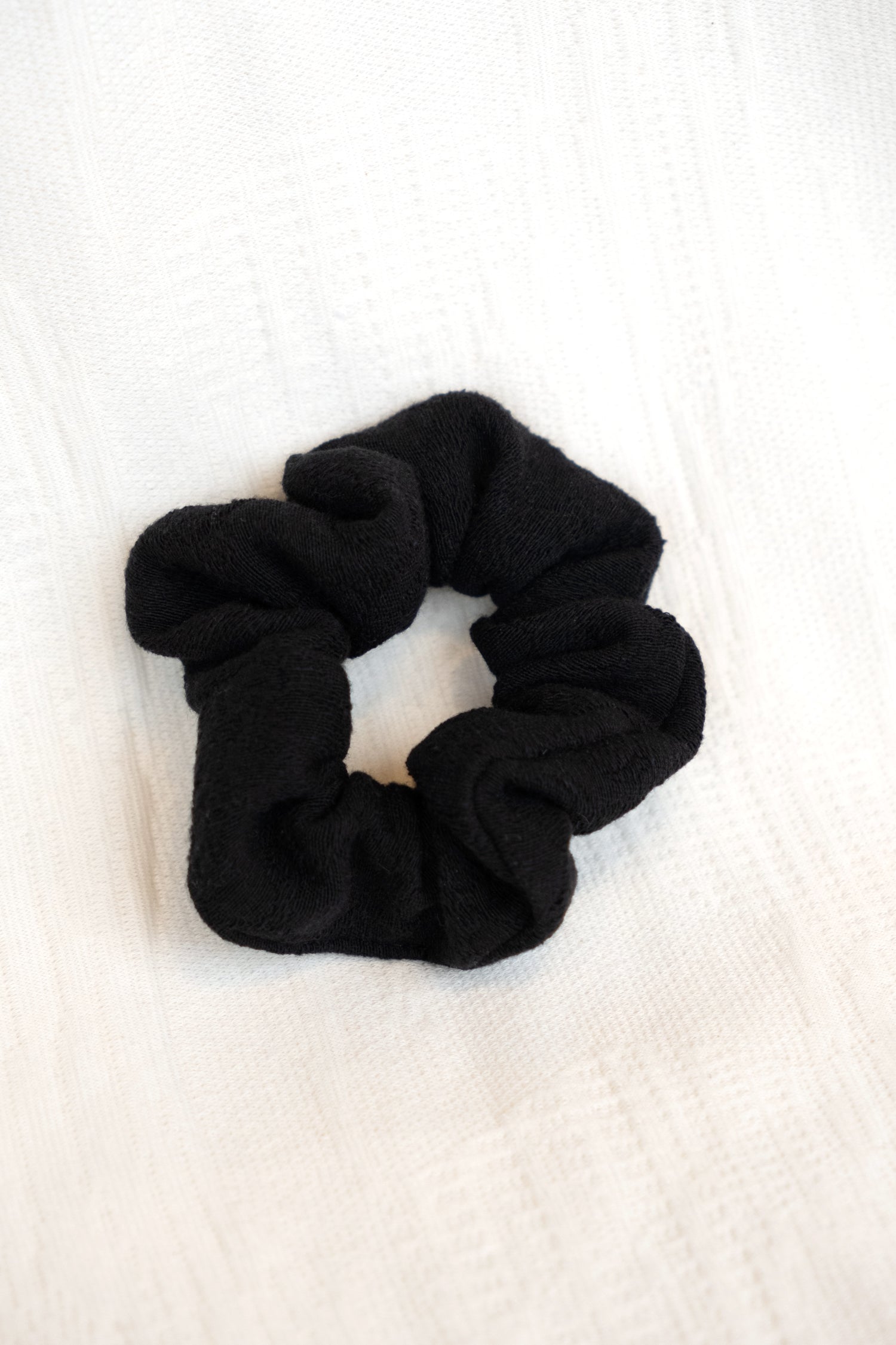 cokluch-chouchou-elastiqueacheveux-leopard-noir-ah2526