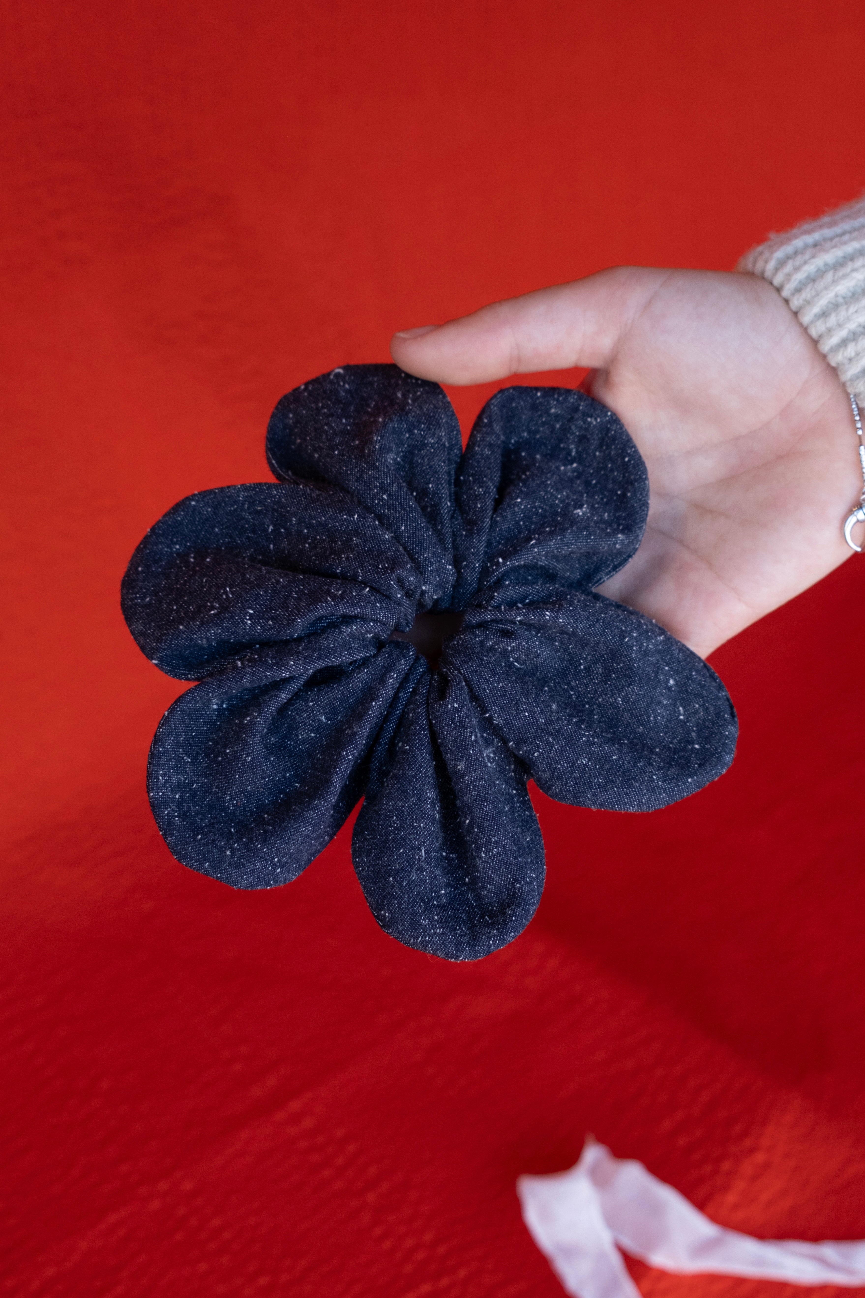 cokluch-chouchou-elastiquecheveux-fleurs-speckle-indigo