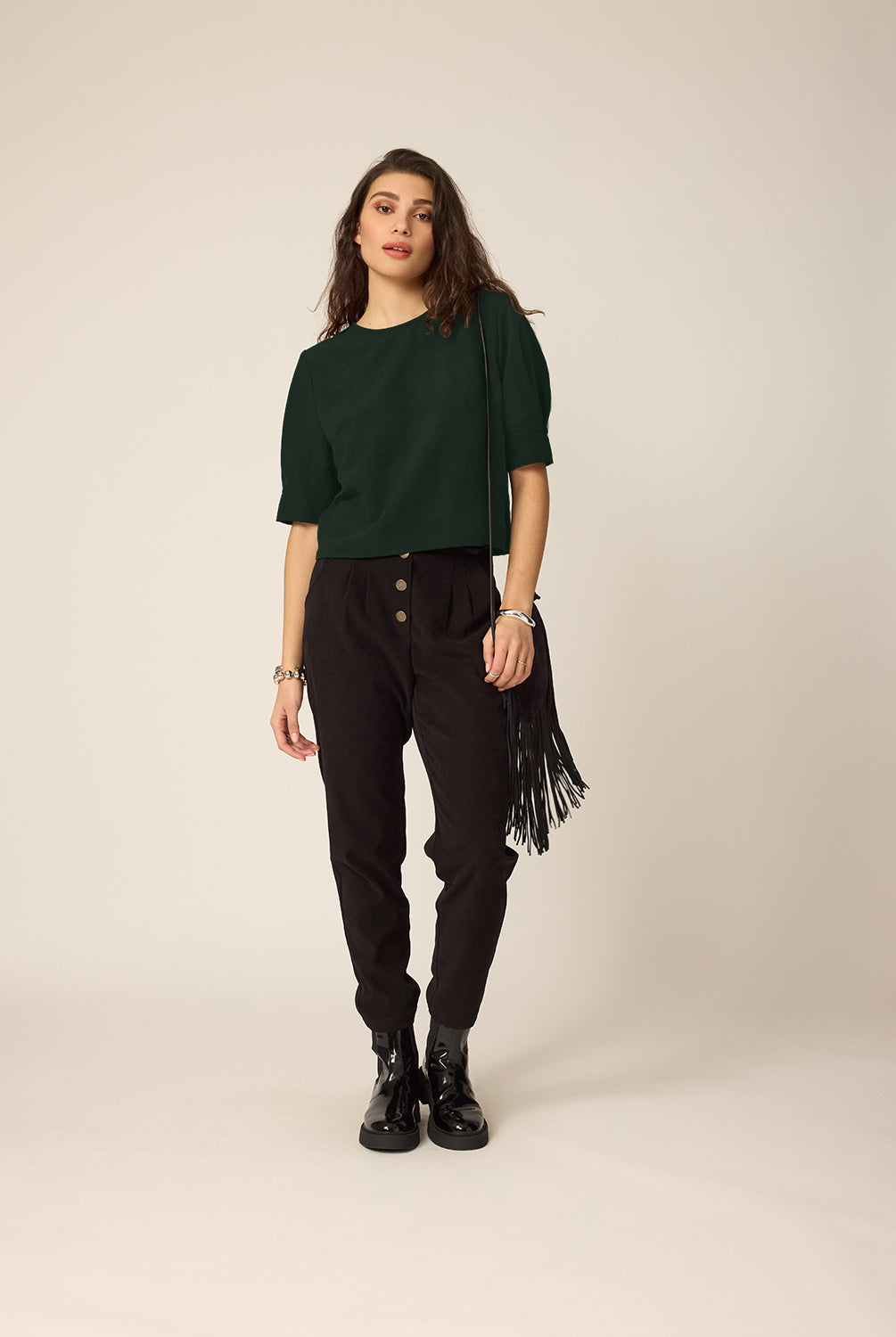 cokluch-haut-blouse-ronnie-spruce-ah2223-pantalon-joey-noir-ah2627