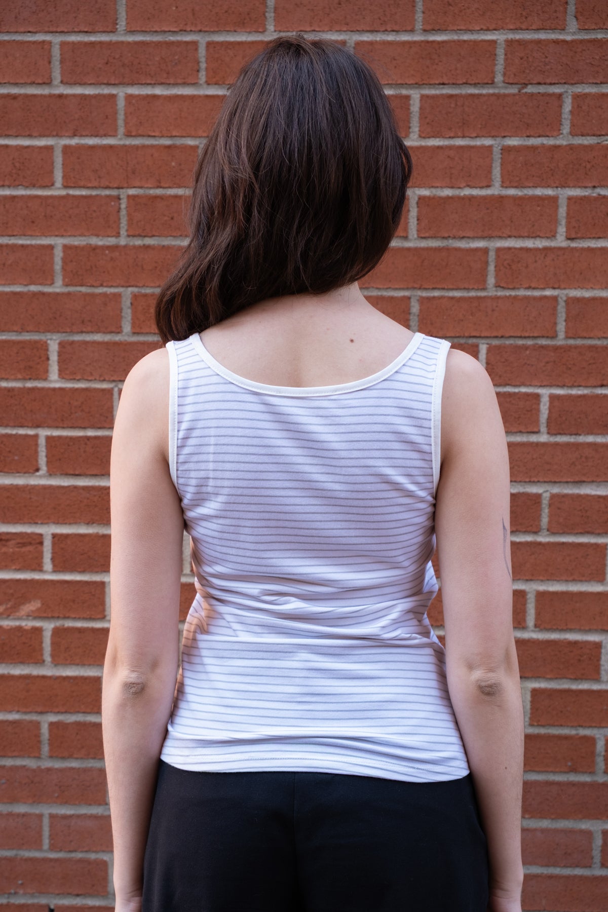 cokluch-haut-camisole-neha-raye-sauge-rayonne-bambou-coton-pe22