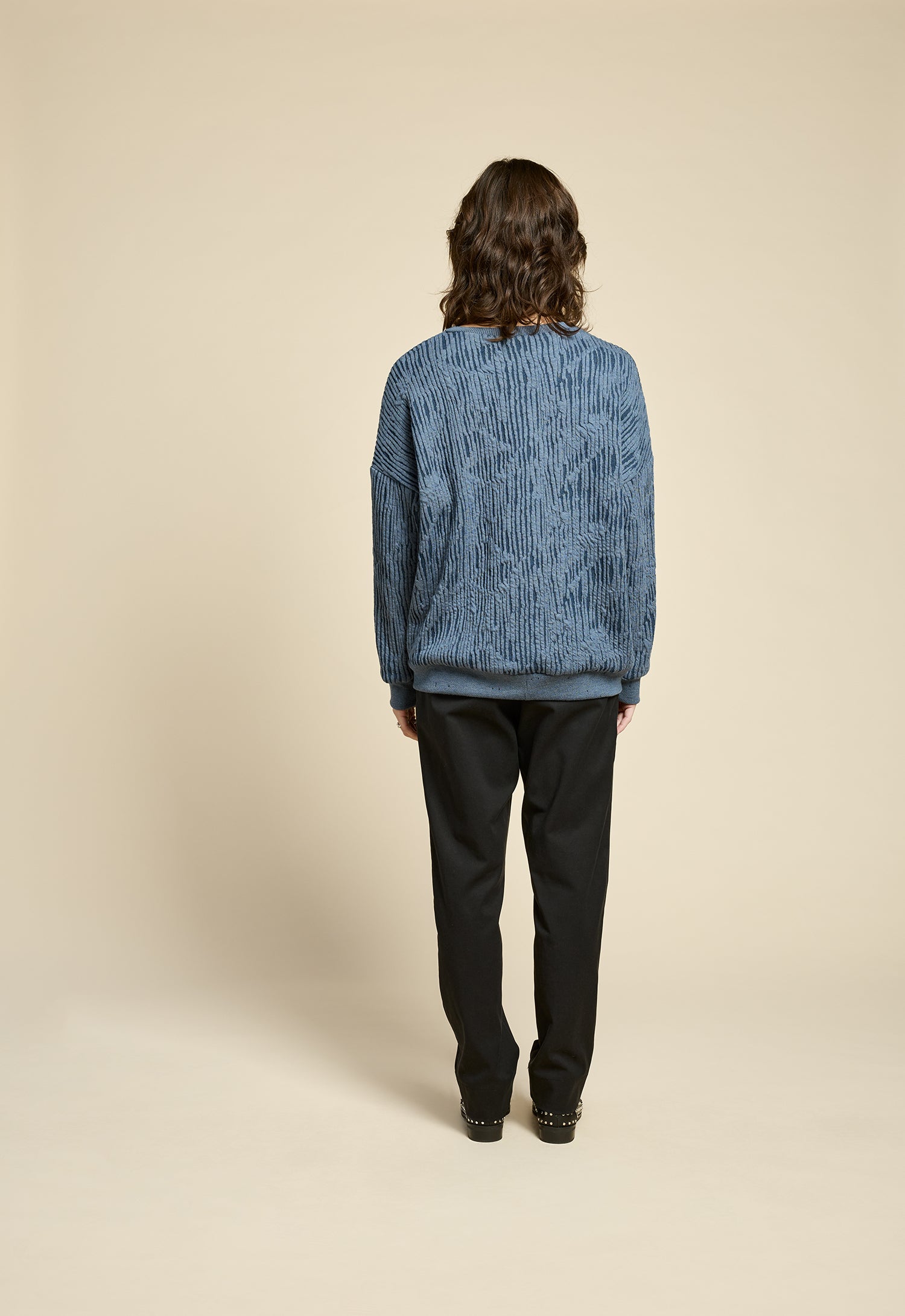 cokluch-haut-chandail-hotel-denim-pantalon-thefool-noir-ah2526