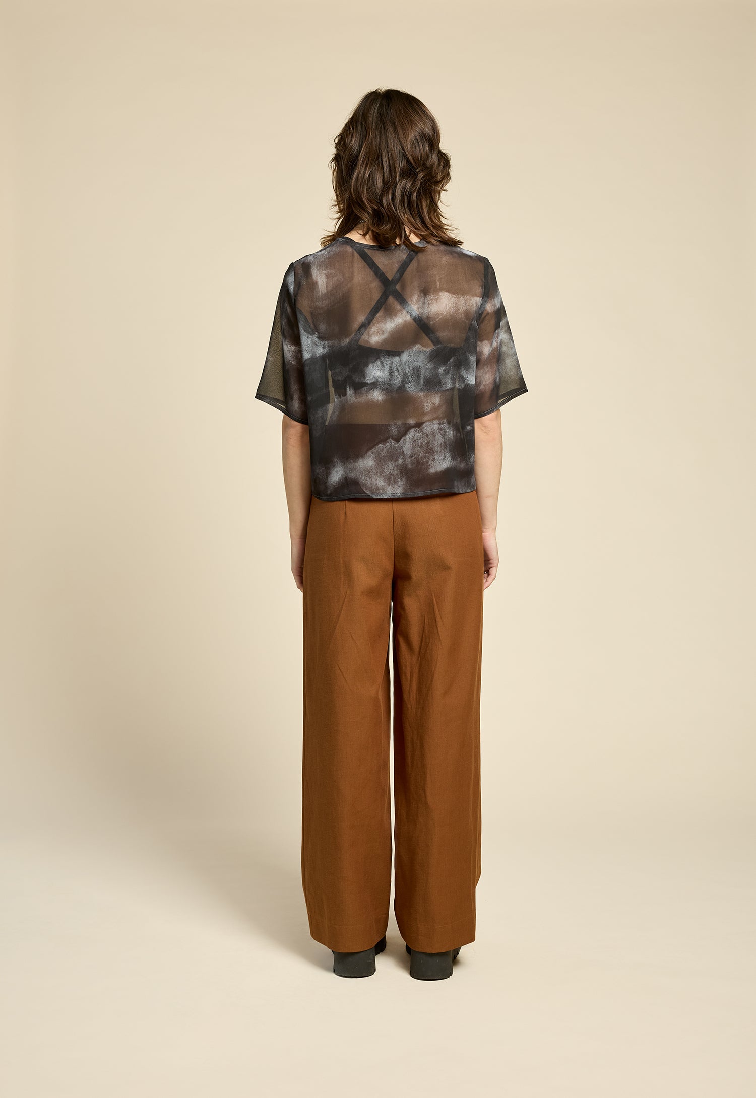 cokluch-haut-soullove-voile-mist-noir-bralette-aulne-noir-pantalon-romeo-cognac-ah2526