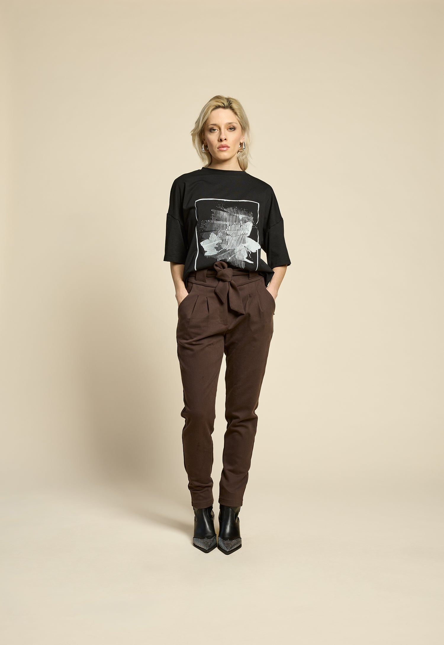 cokluch-haut-thelook-noir-pantalon-immortels-ganache-ah2526